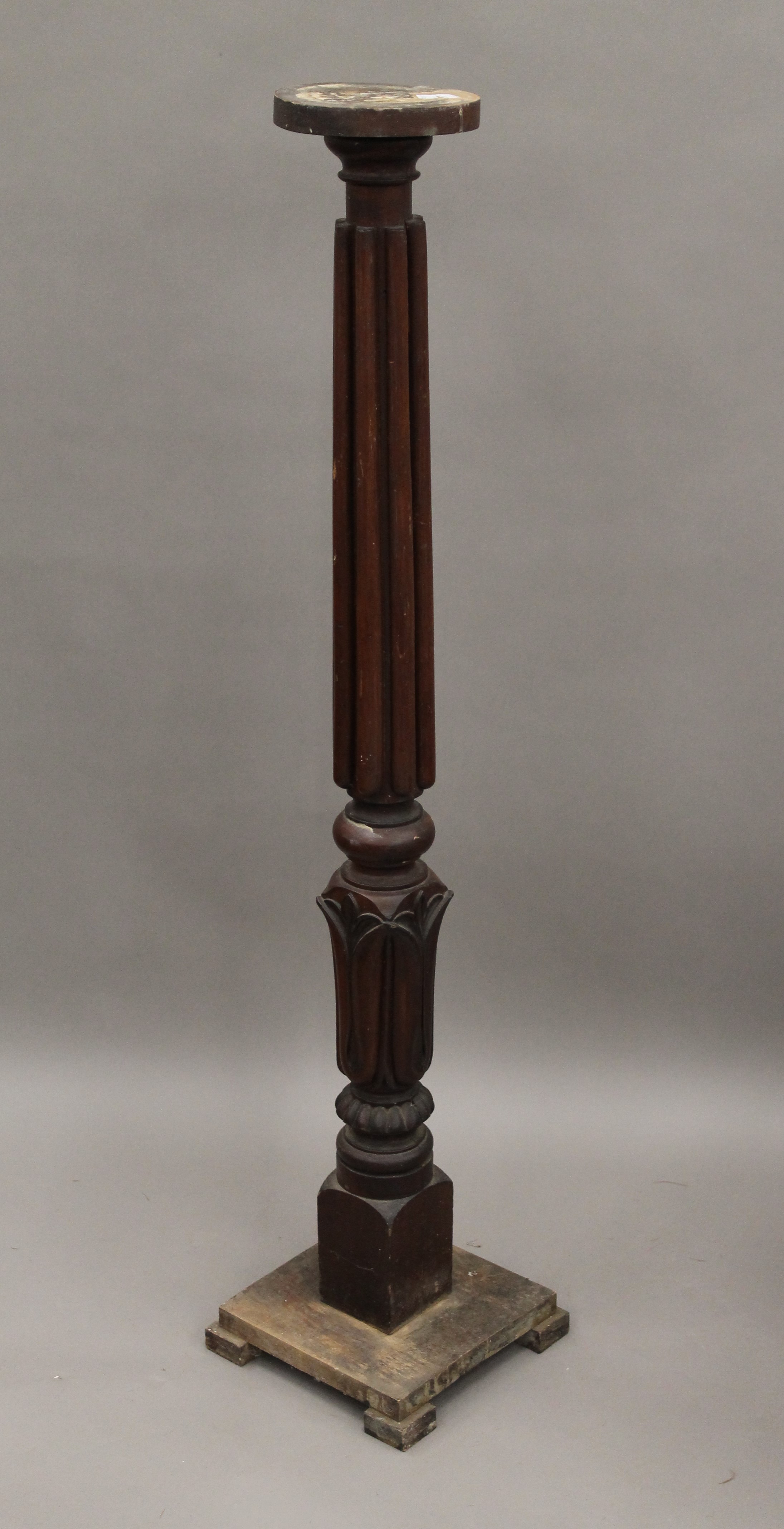 A modern nest of tables and a torchere. The latter 123.5 cm high. - Image 3 of 5