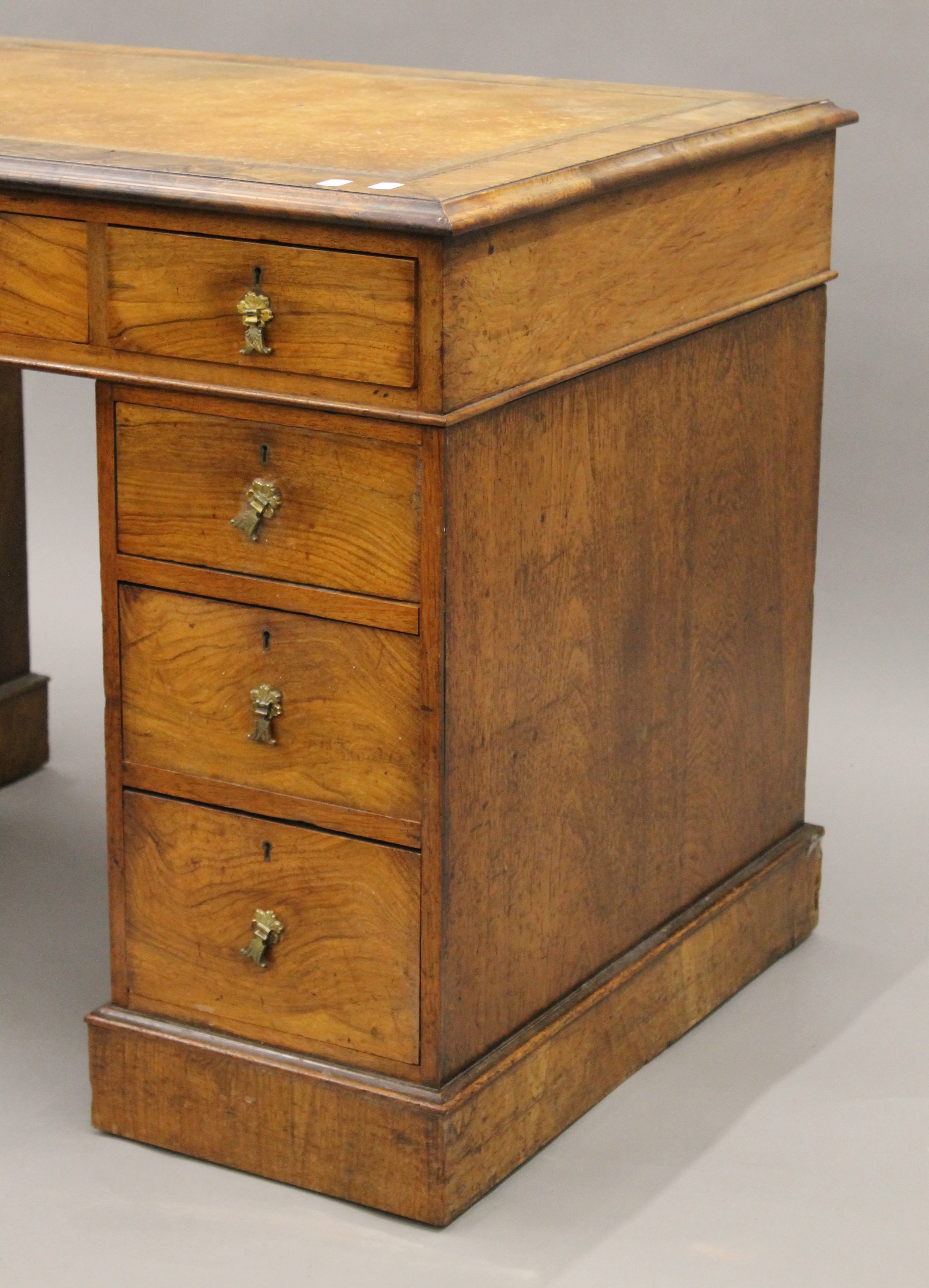 A Victorian walnut pedestal desk. 113.5 cm wide. - Image 3 of 5