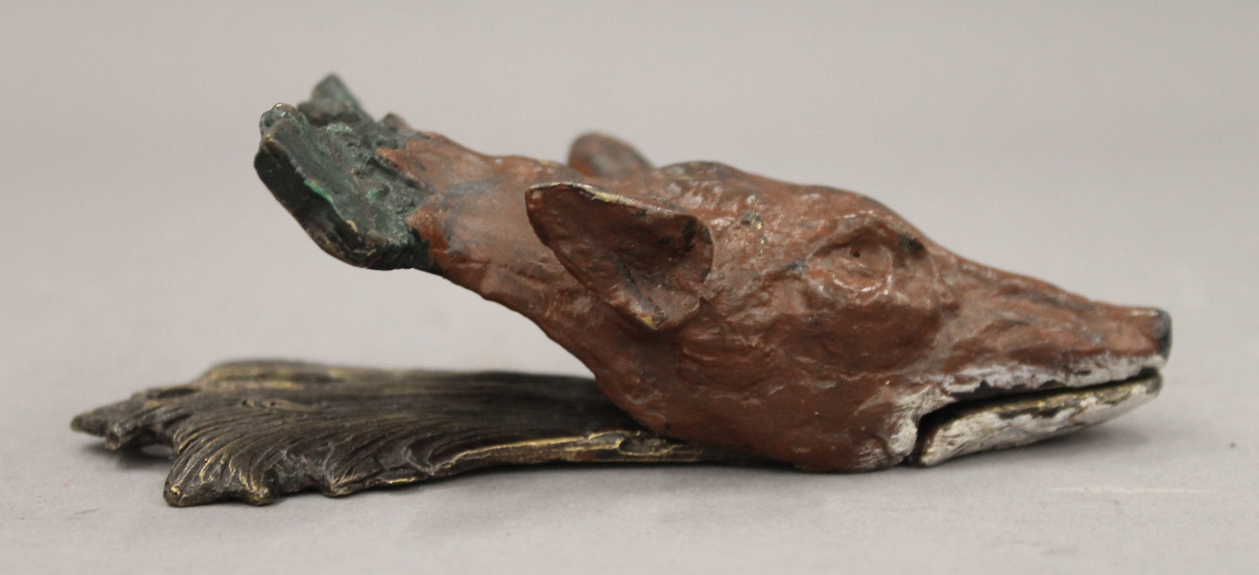 A bronze fox mask letter clip. 14.5 cm long. - Image 2 of 4