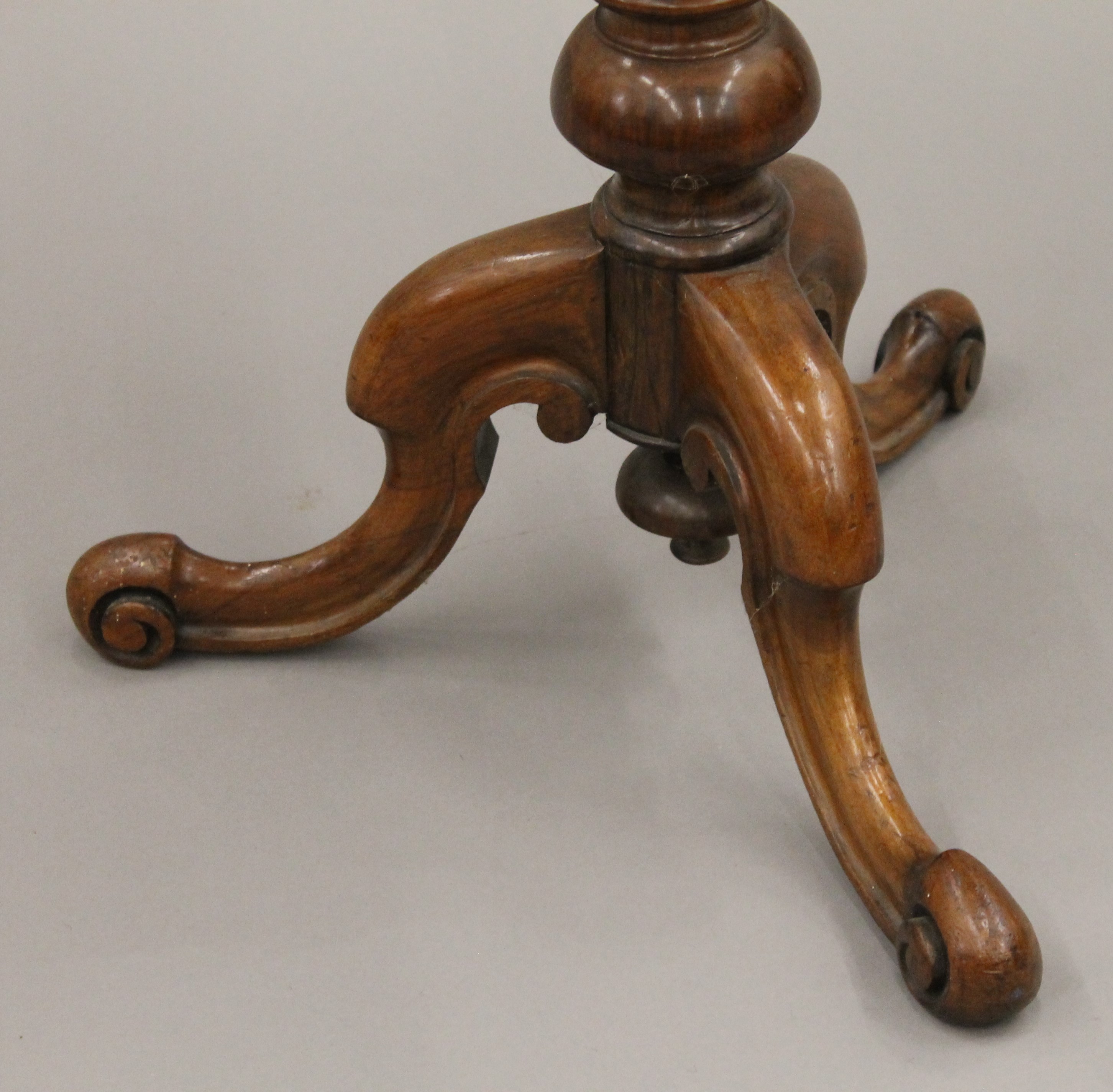 A Victorian inlaid walnut tripod table. 60 cm wide. - Image 3 of 6