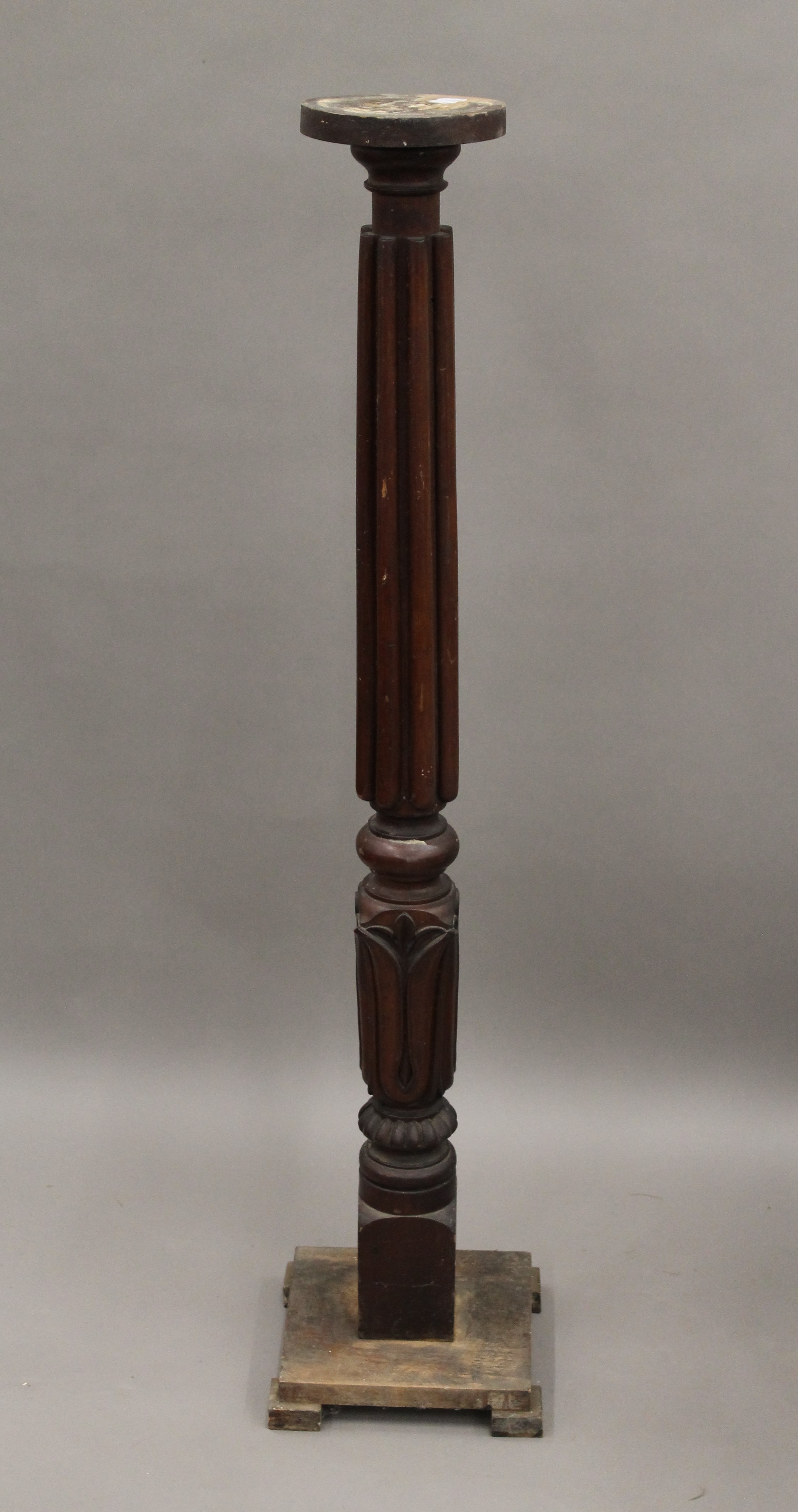 A modern nest of tables and a torchere. The latter 123.5 cm high. - Image 2 of 5