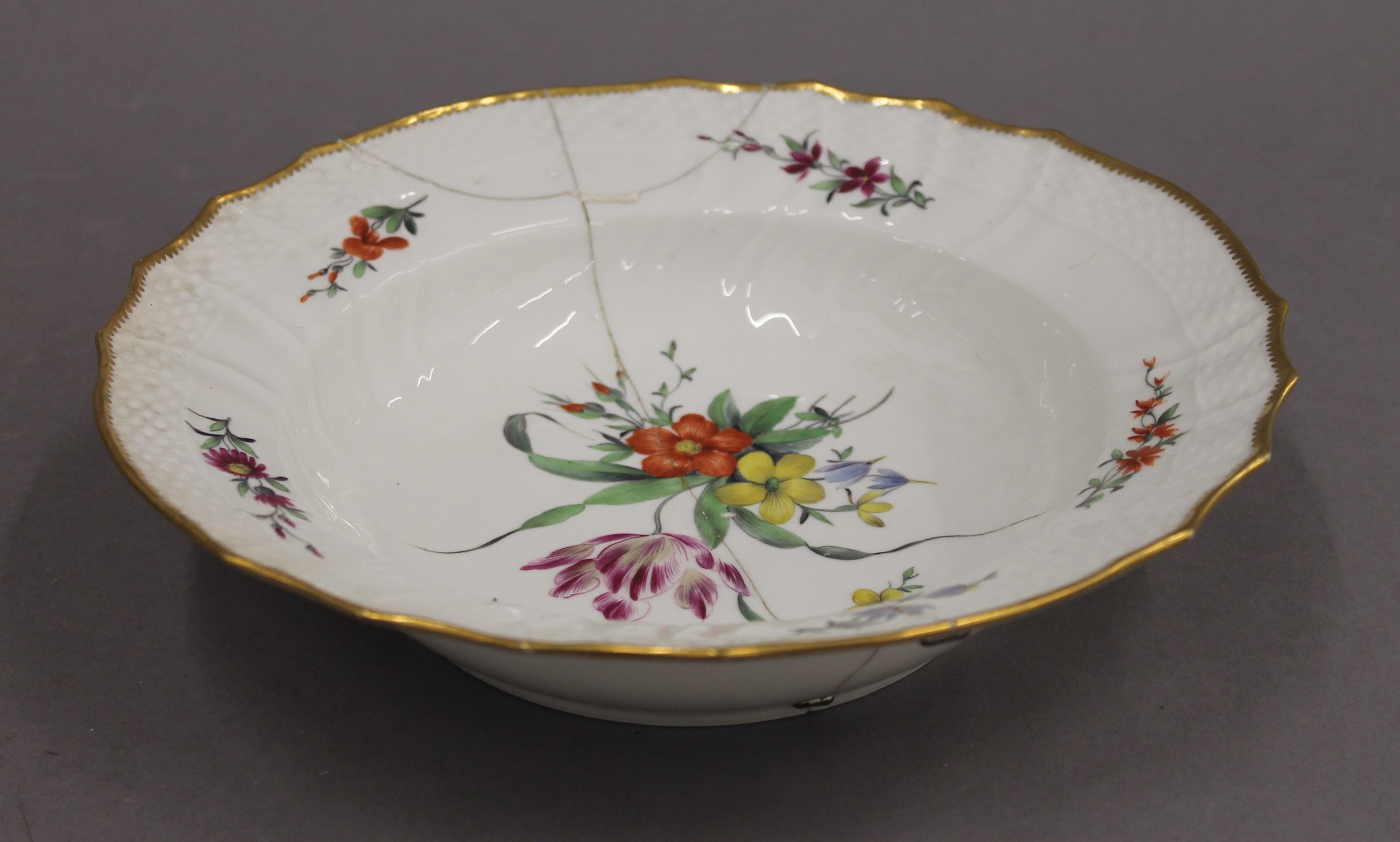 A quantity of Copenhagen porcelain florally decorated plates and dishes. - Image 3 of 18