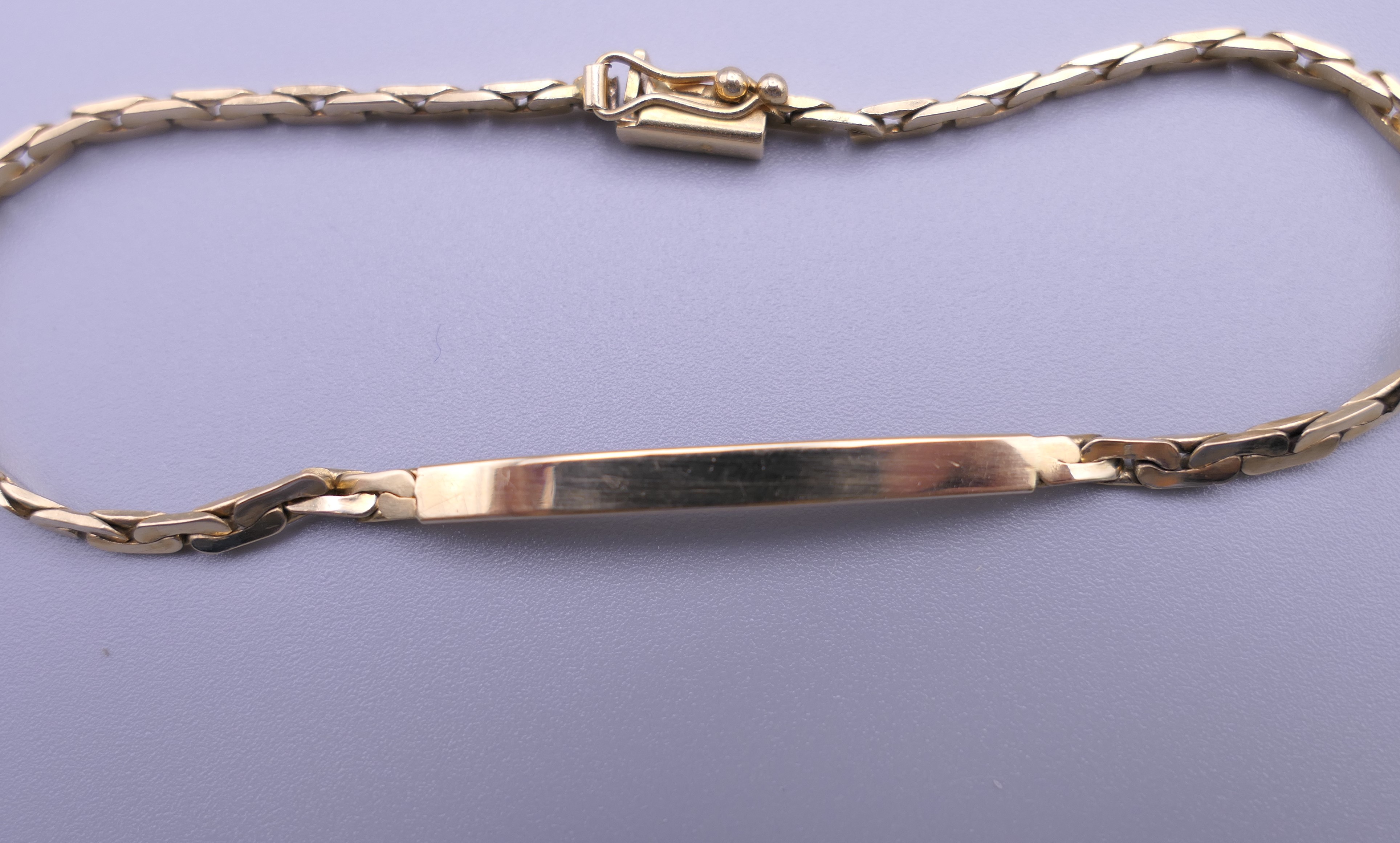 An 18 ct gold ID bracelet. 9 grammes. 20 cm long. - Image 3 of 7