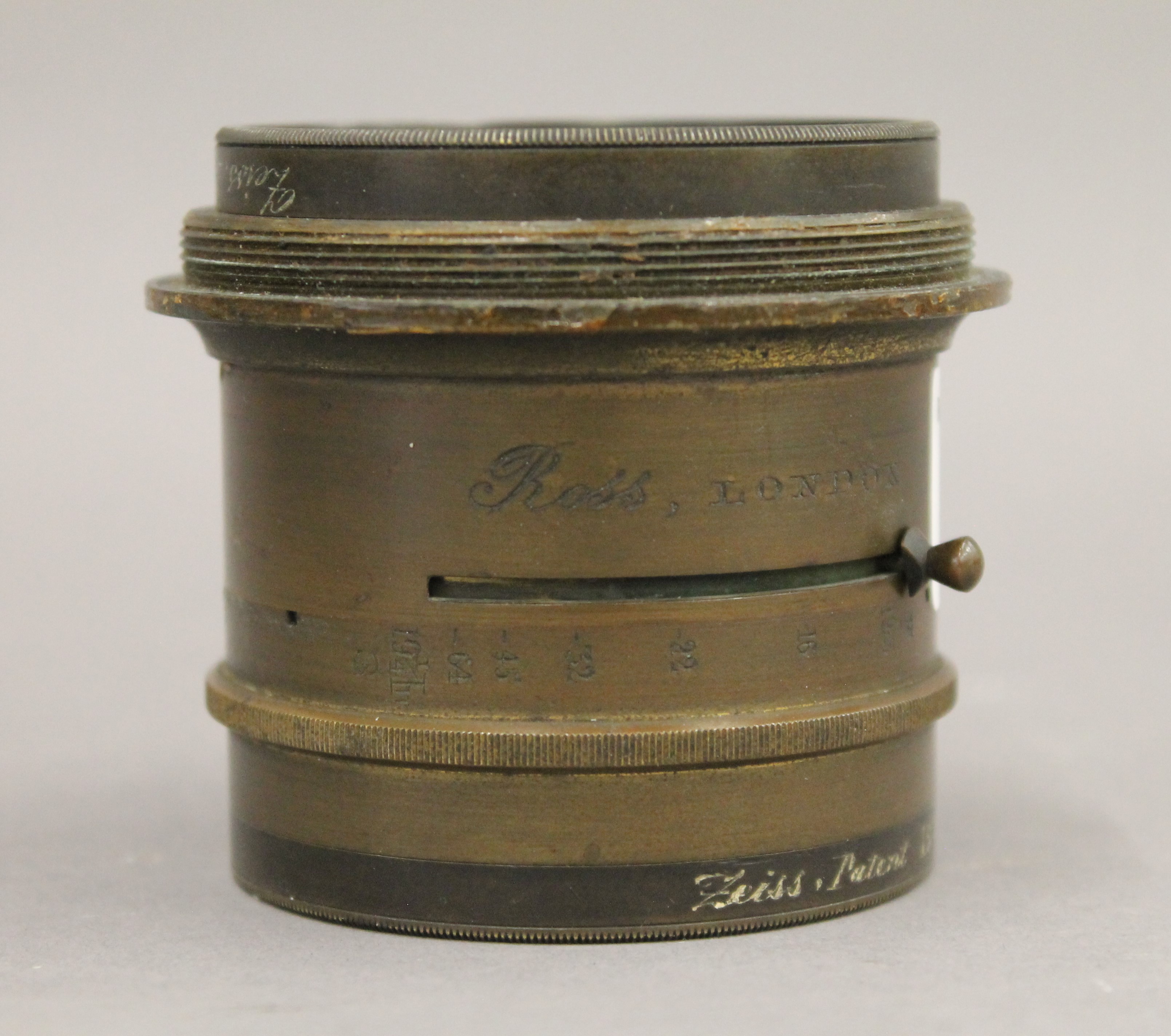 A Zeiss patent 16.5 in convertible anastigment by Ross camera lens. 6.5 cm high. - Image 2 of 4