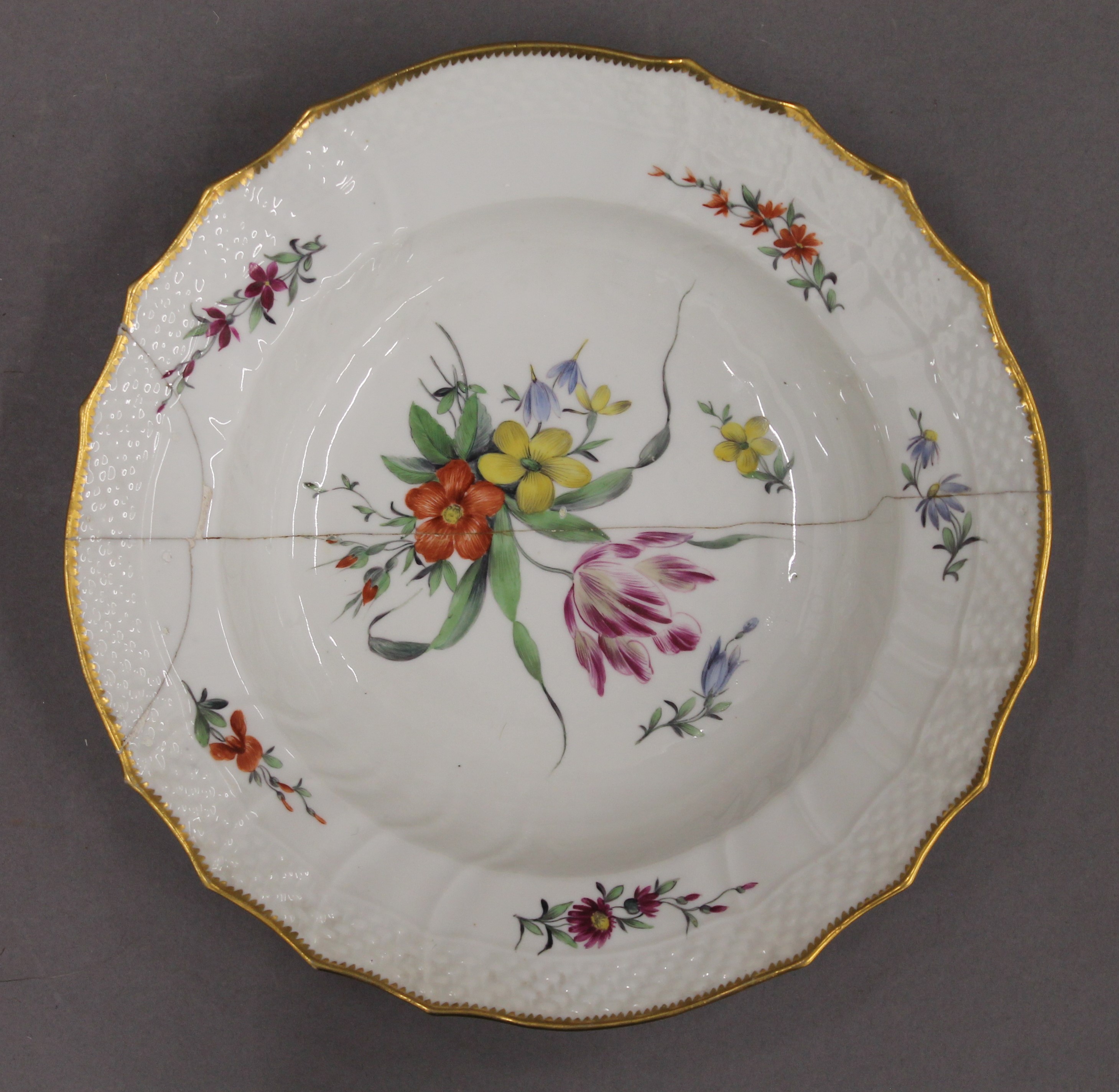 A quantity of Copenhagen porcelain florally decorated plates and dishes. - Image 5 of 18