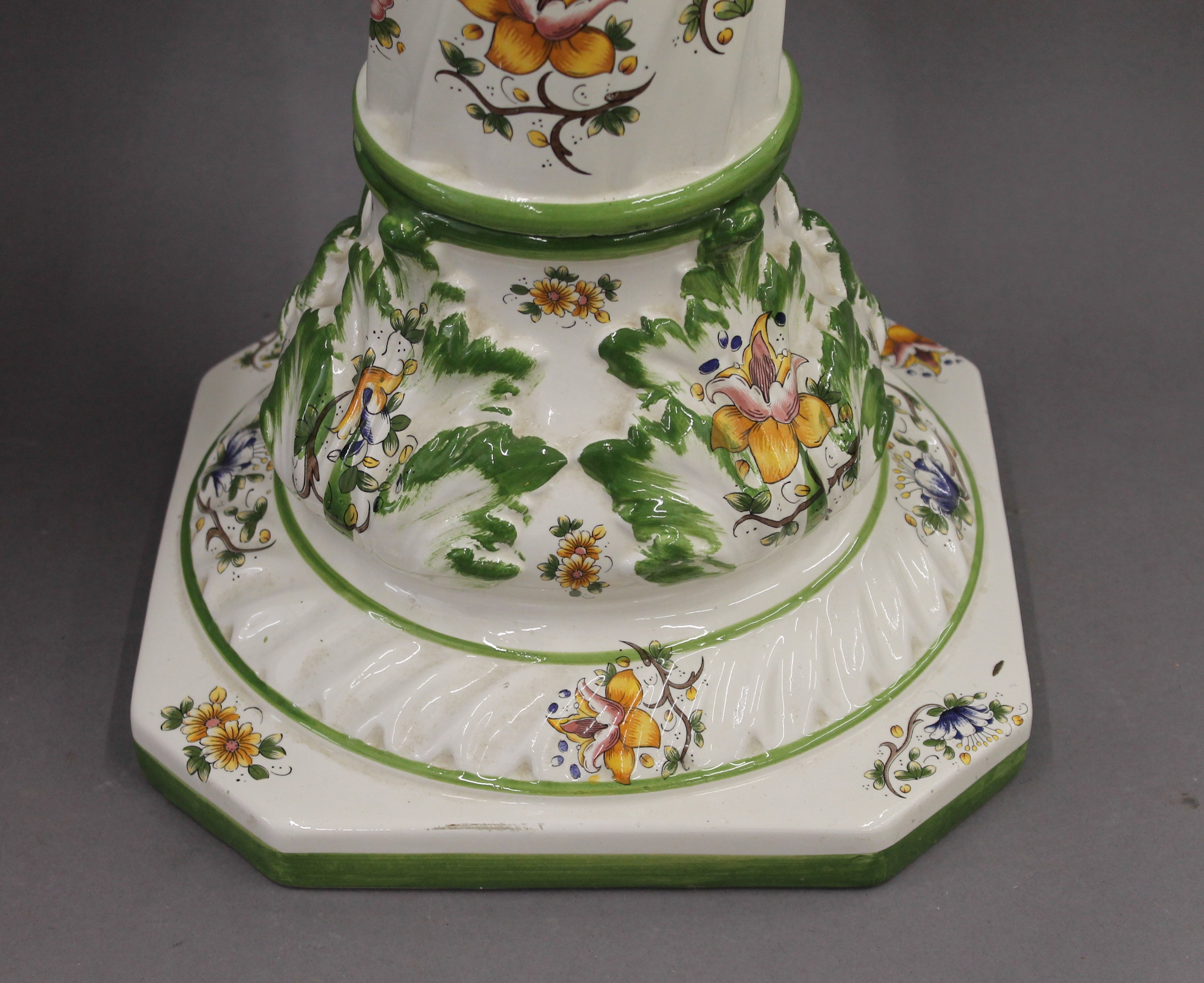 Two porcelain jardiniere's on stands. The largest 93 cm high overall. - Image 7 of 9