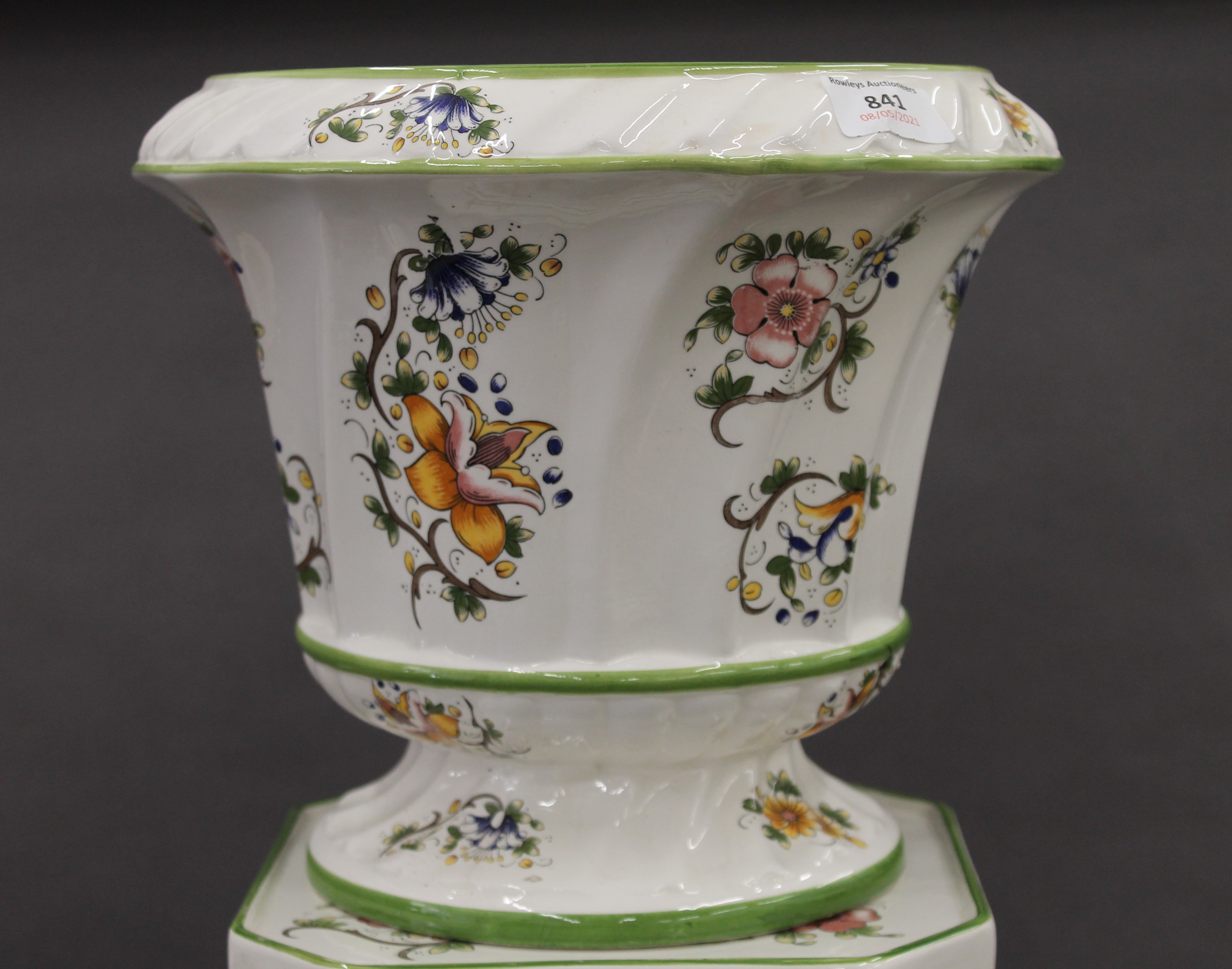 Two porcelain jardiniere's on stands. The largest 93 cm high overall. - Image 6 of 9
