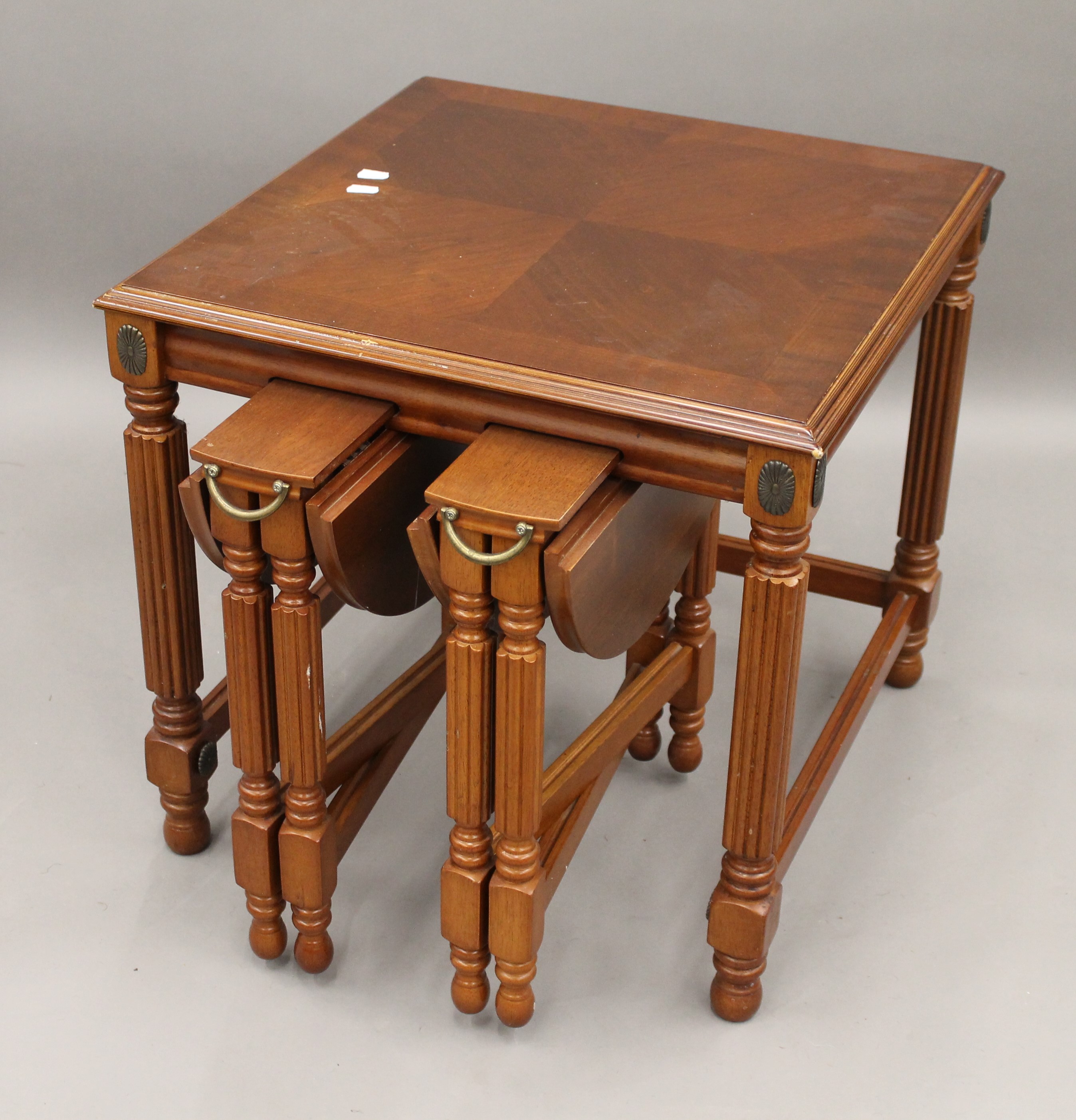 A modern nest of tables and a torchere. The latter 123.5 cm high. - Image 4 of 5