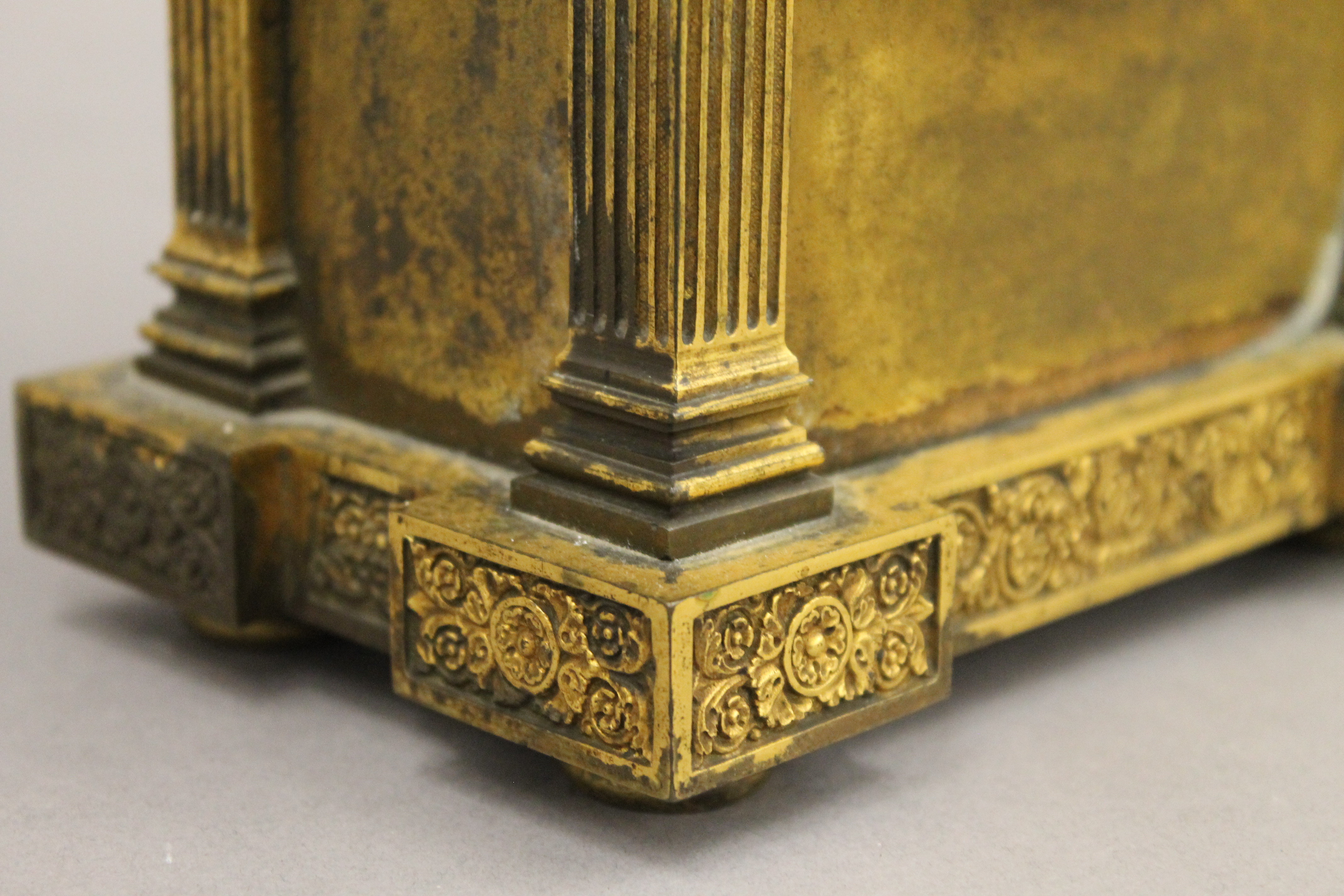 A 19th century French brass cased mantle clock. 24 cm high. - Image 4 of 9