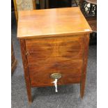 A Georgian mahogany pot cupboard. 57 cm wide, 49.5 cm deep, 75.5 cm high.