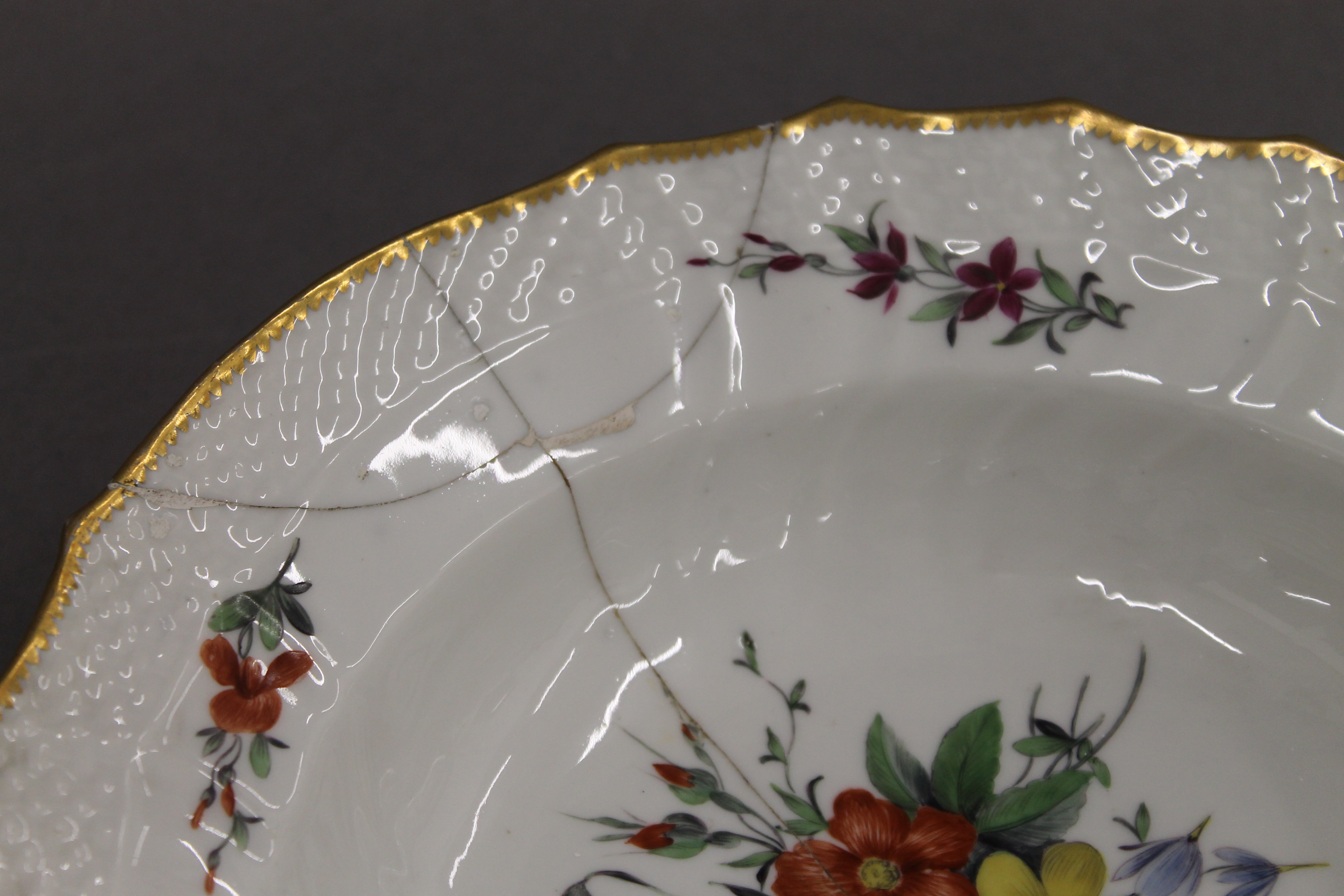 A quantity of Copenhagen porcelain florally decorated plates and dishes. - Image 4 of 18