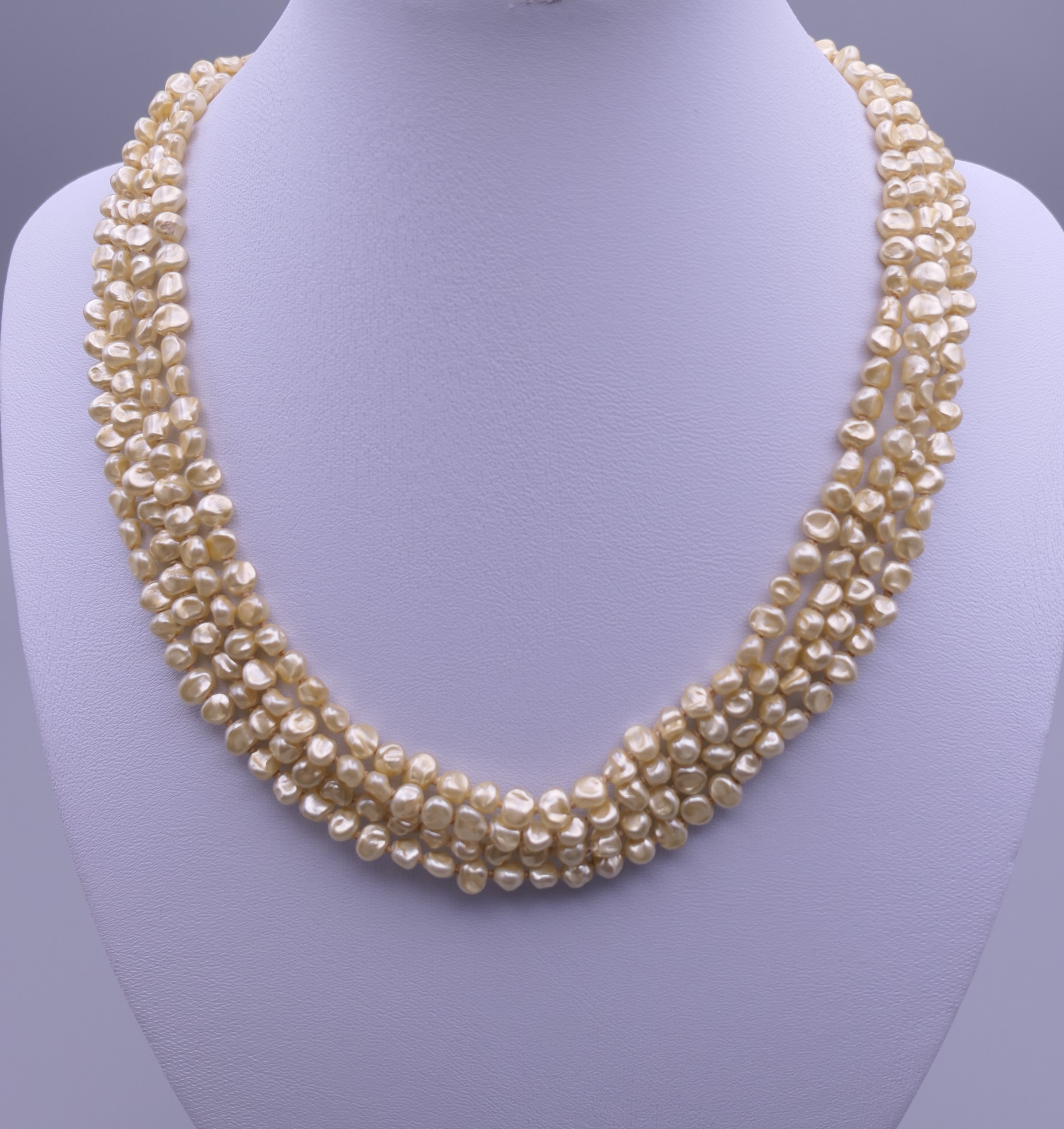 A two strand pearl necklace and a four strand pearl necklace. Each 47 cm long. - Image 3 of 9