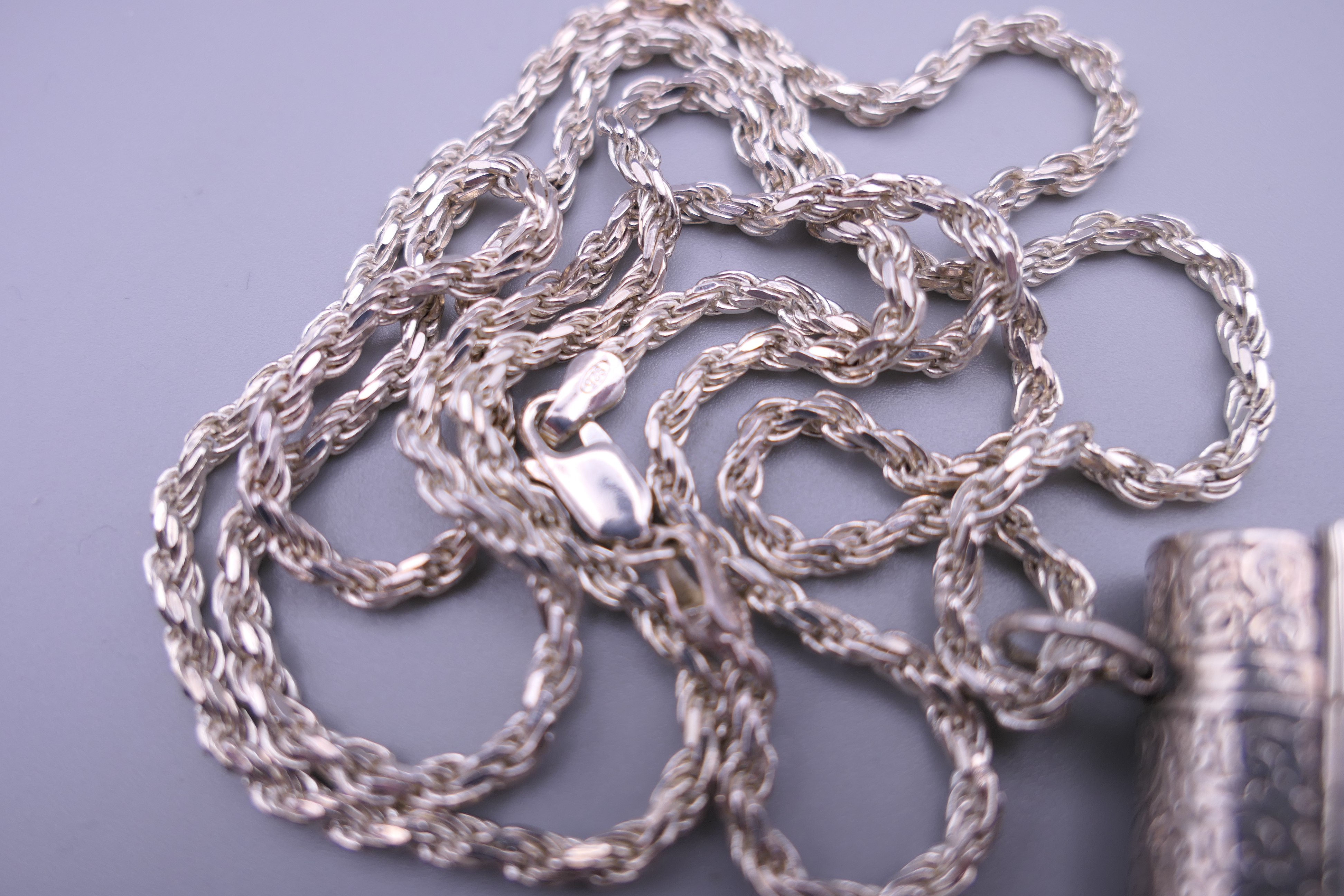 A book form pendant on chain. The pendant 3.5 cm high. - Image 5 of 6