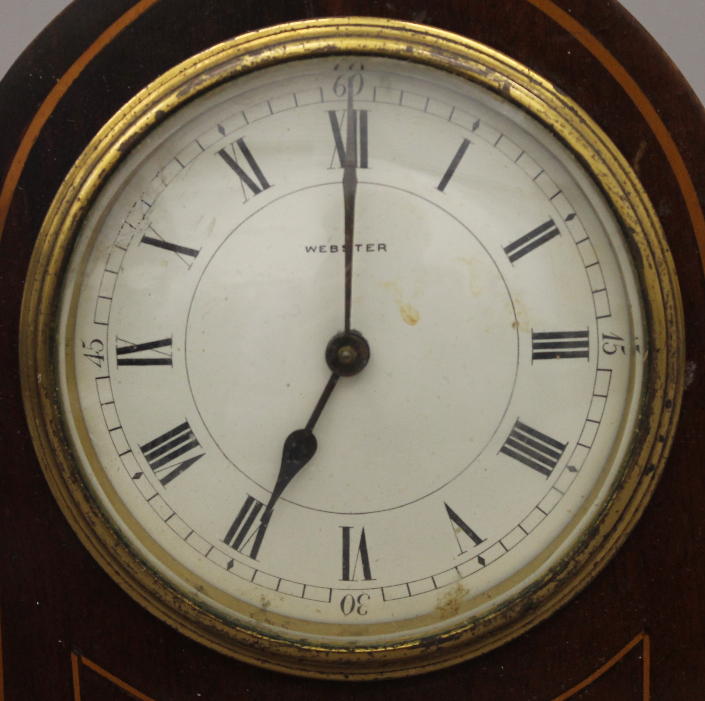 An Edwardian inlaid mahogany mantle clock. 22 cm high. - Image 2 of 10