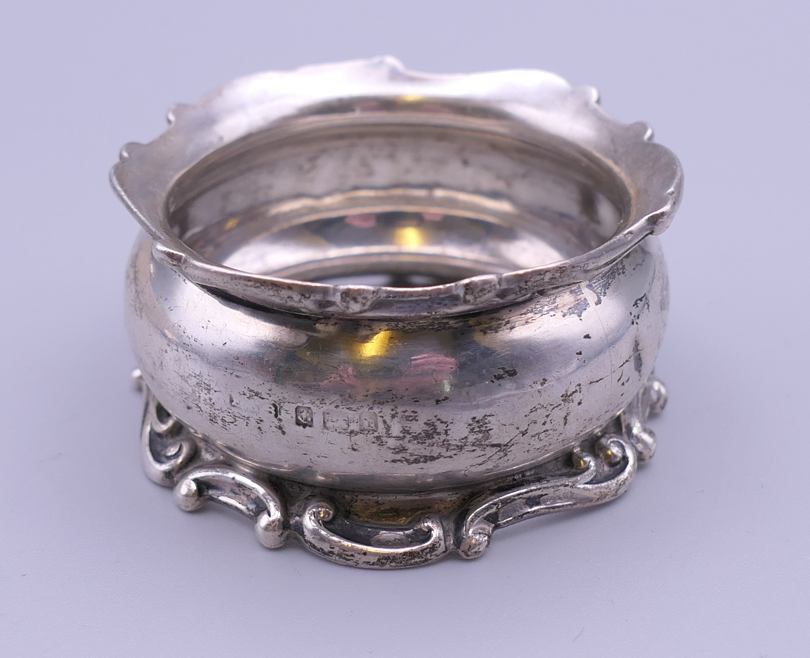 A quantity of miscellaneous silver and silver plated items. - Image 10 of 11