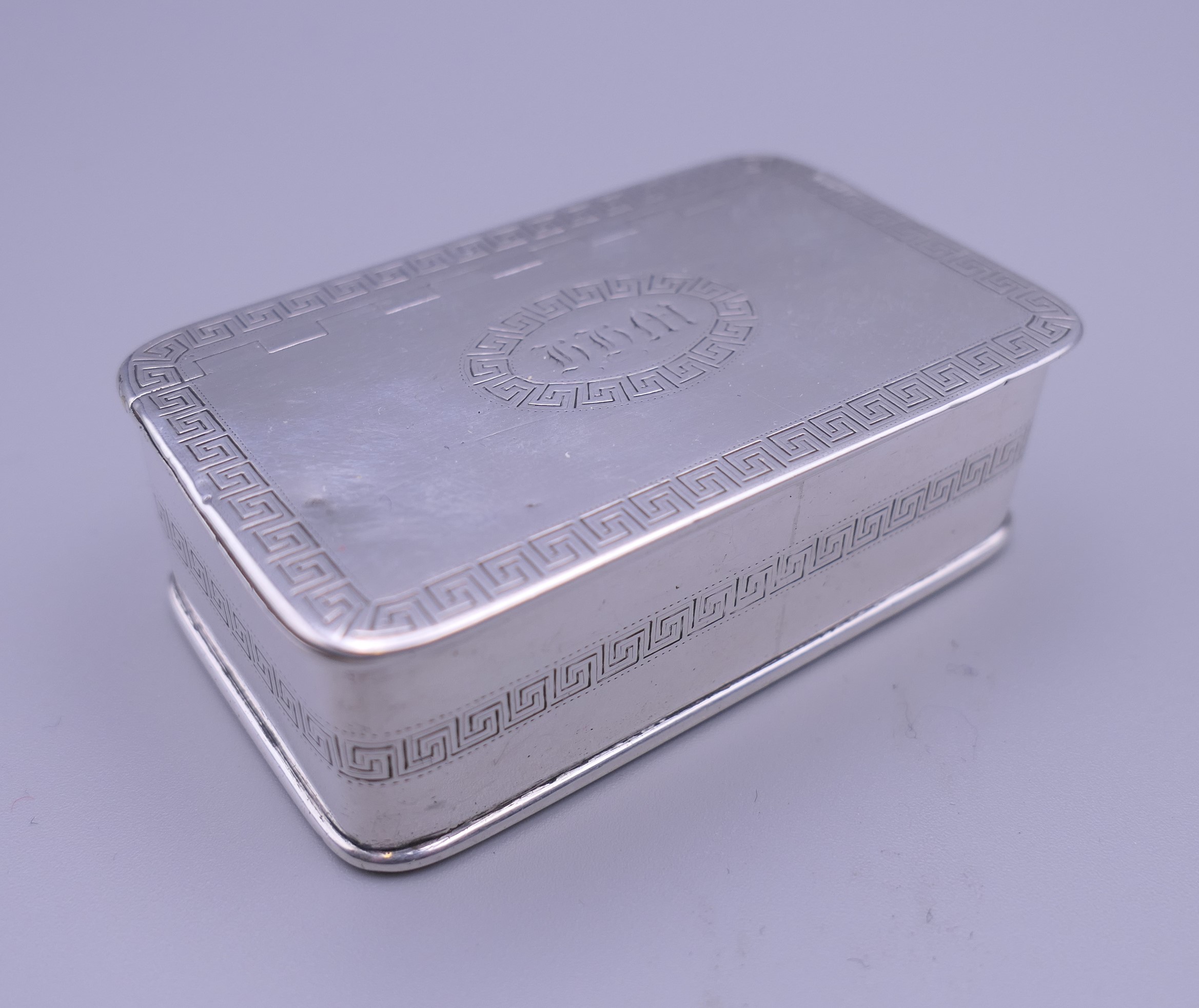 An Irish silver rectangular snuff box, Dublin 1807, maker James England. 109 grammes.