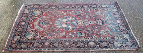 A fine quality Isfahan rug. 203 cm x 130 cm.