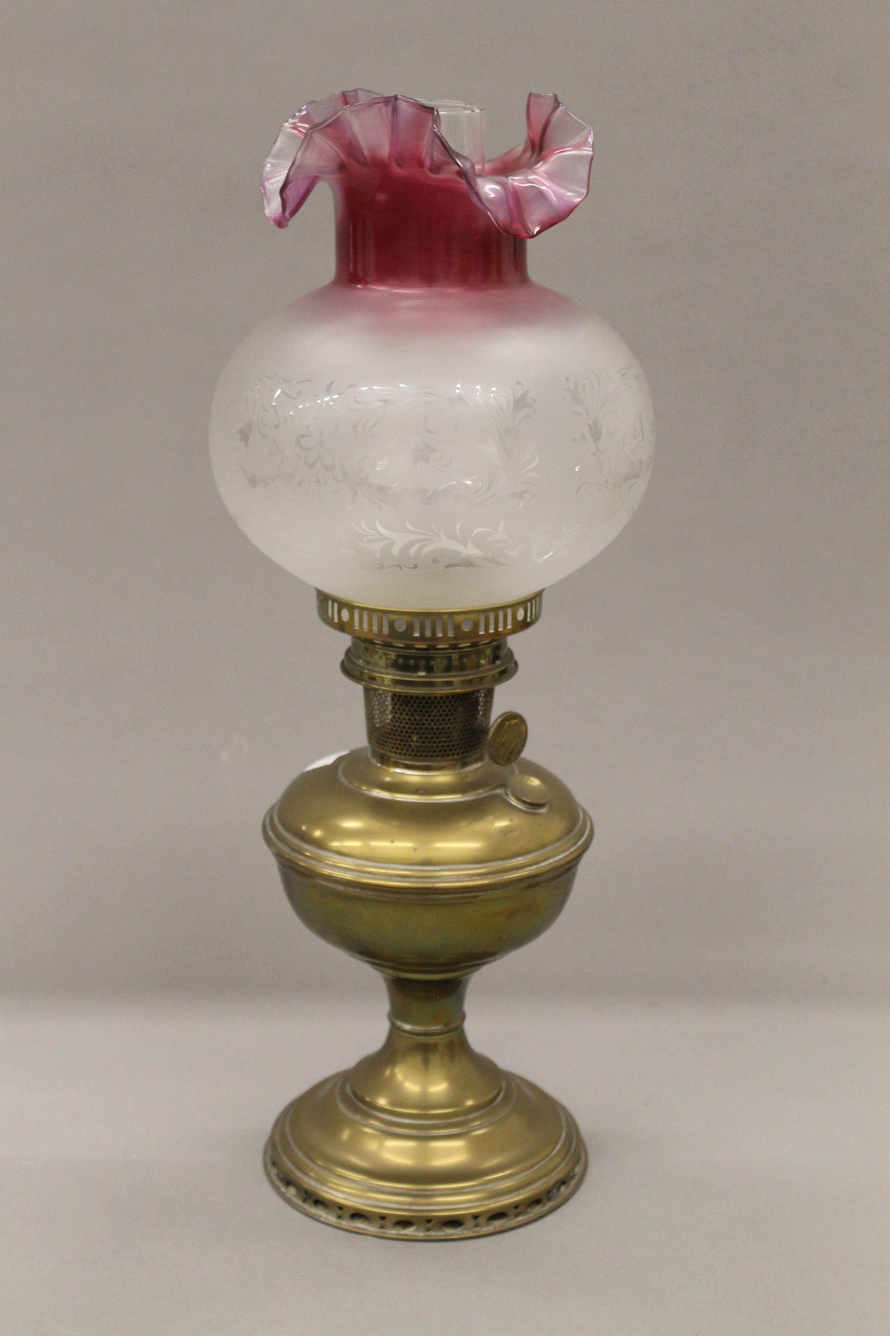 Two Victorian brass oil lamps. - Image 5 of 7