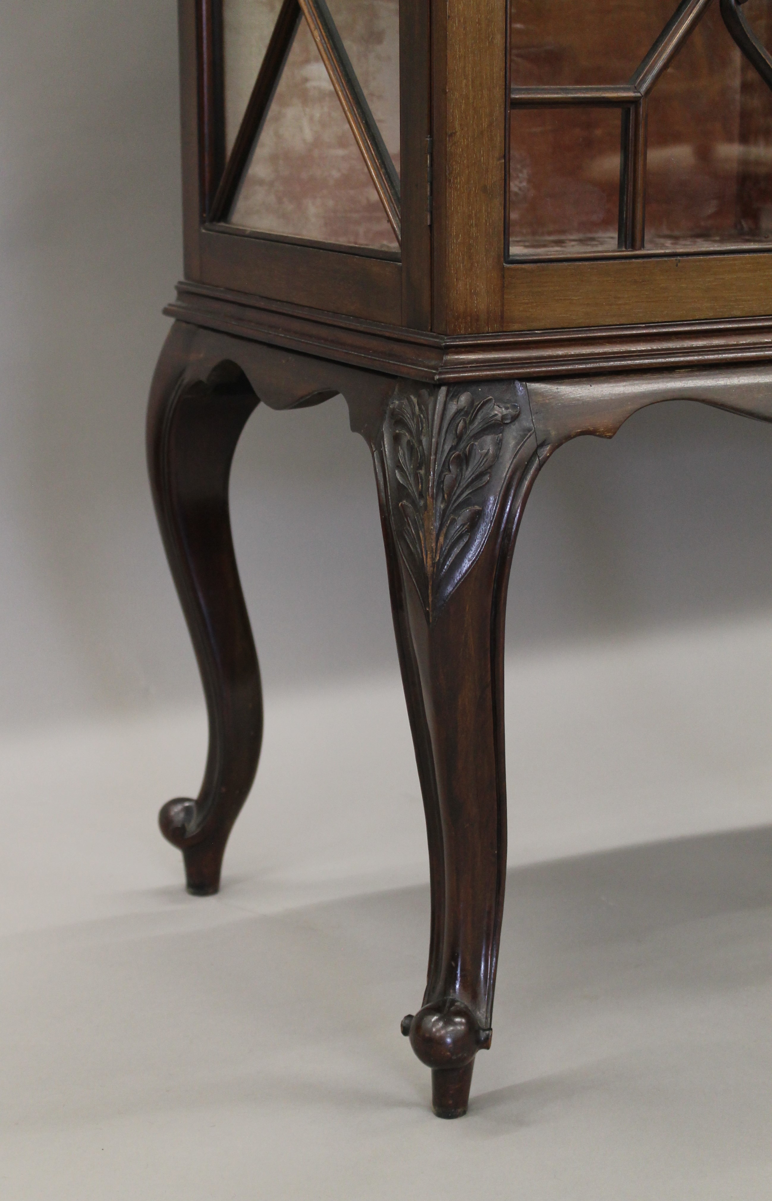 An Edwardian mahogany display cabinet. 171. - Image 2 of 4