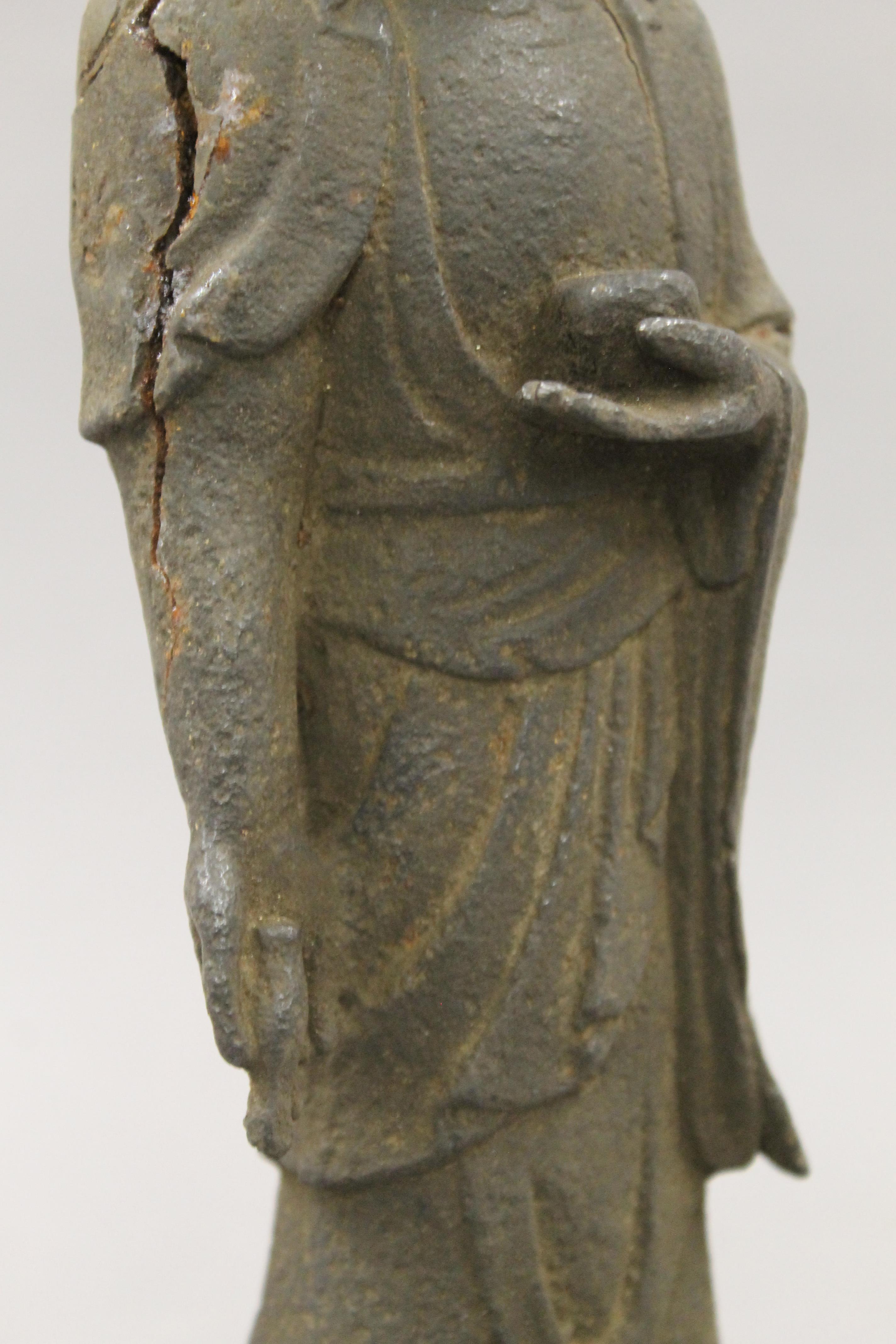 An antique Chinese iron model of buddha. 27 cm high. - Image 4 of 7