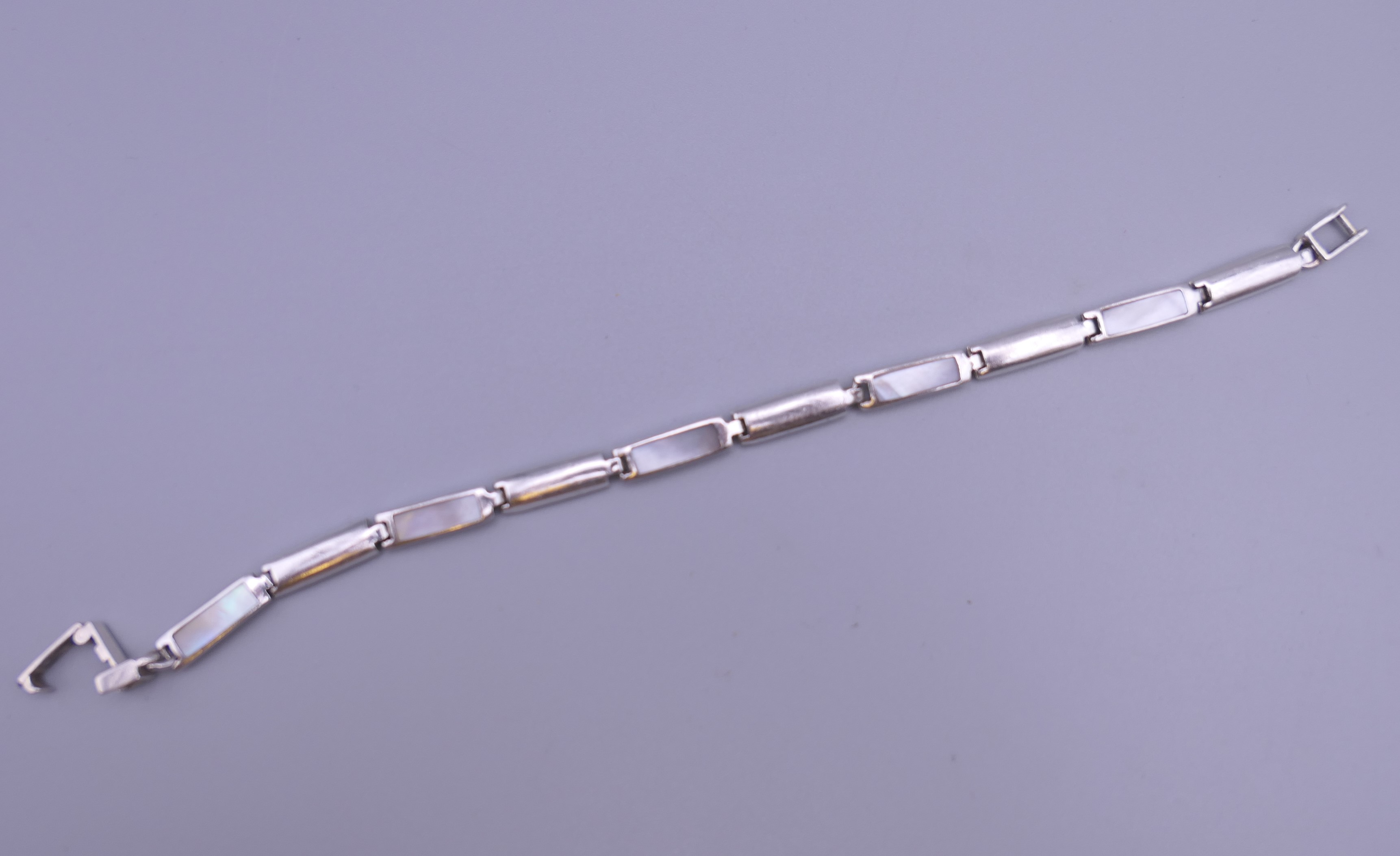 A vintage 925 silver and mother-of-pearl bracelet. 17.5 cm long.