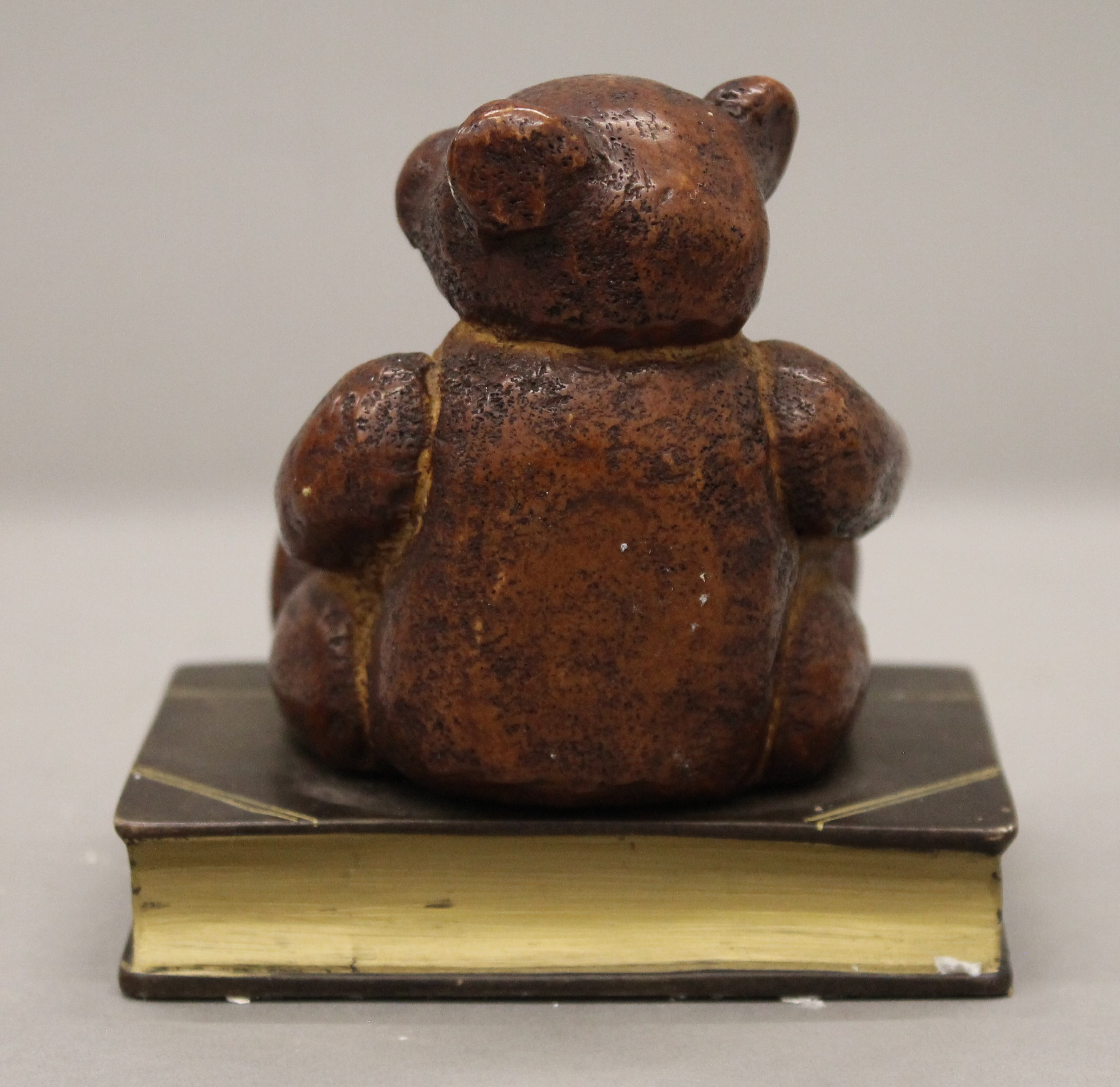 A pair of bear form bookends. 10 cm high. - Image 4 of 4
