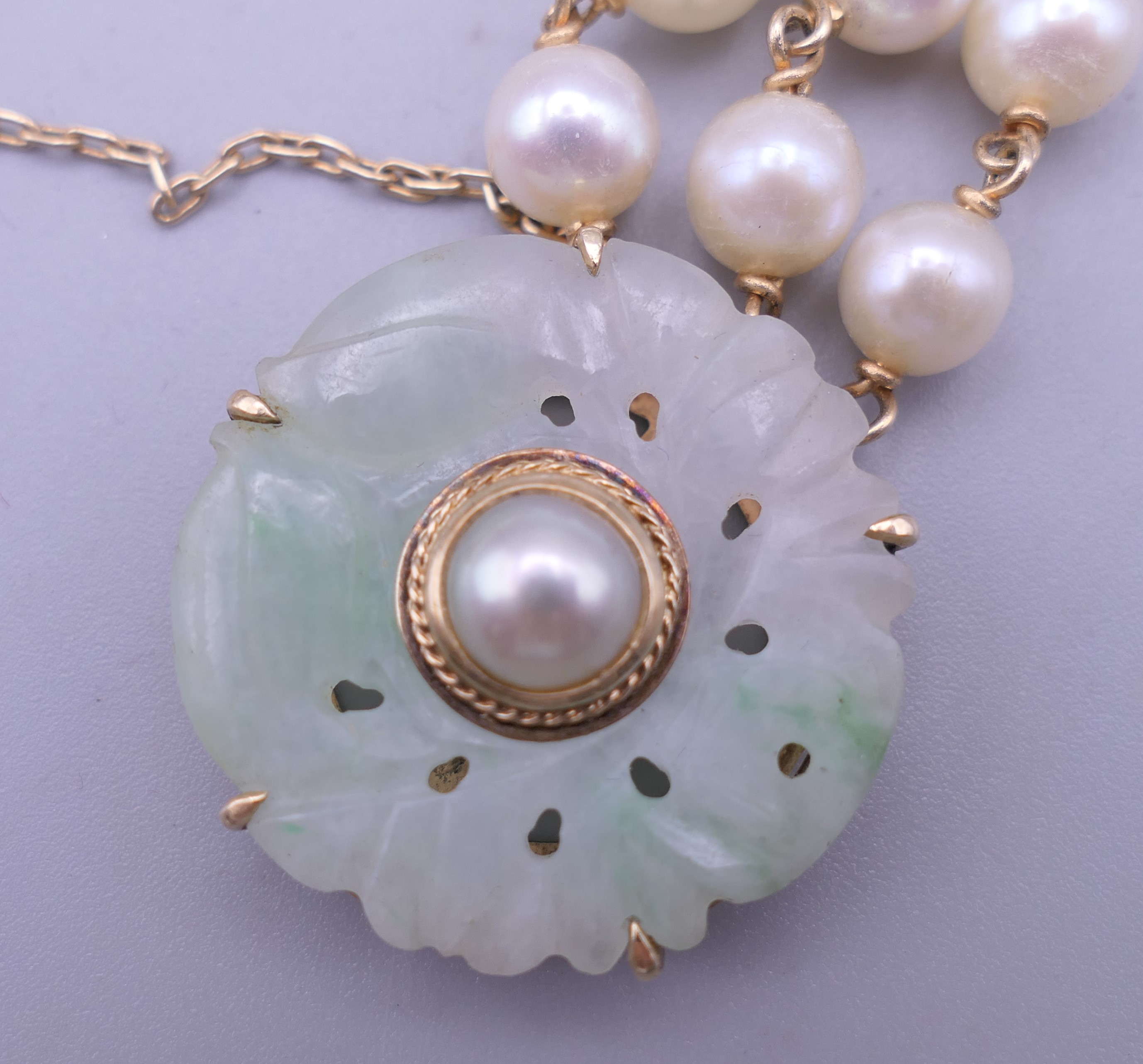 A 14 ct gold jade and pearl bracelet. 19 cm long. - Image 4 of 7