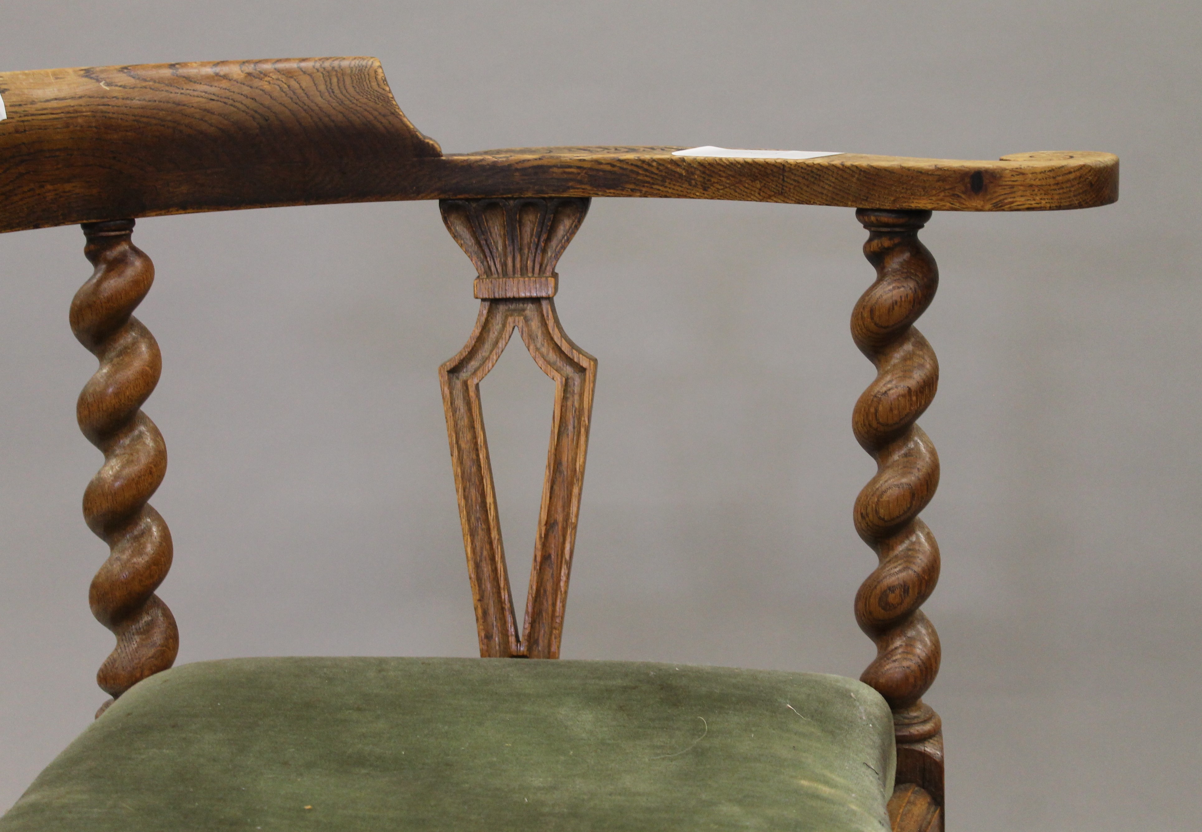 A Victorian oak barley twist corner chair. 73 cm wide. - Image 3 of 6