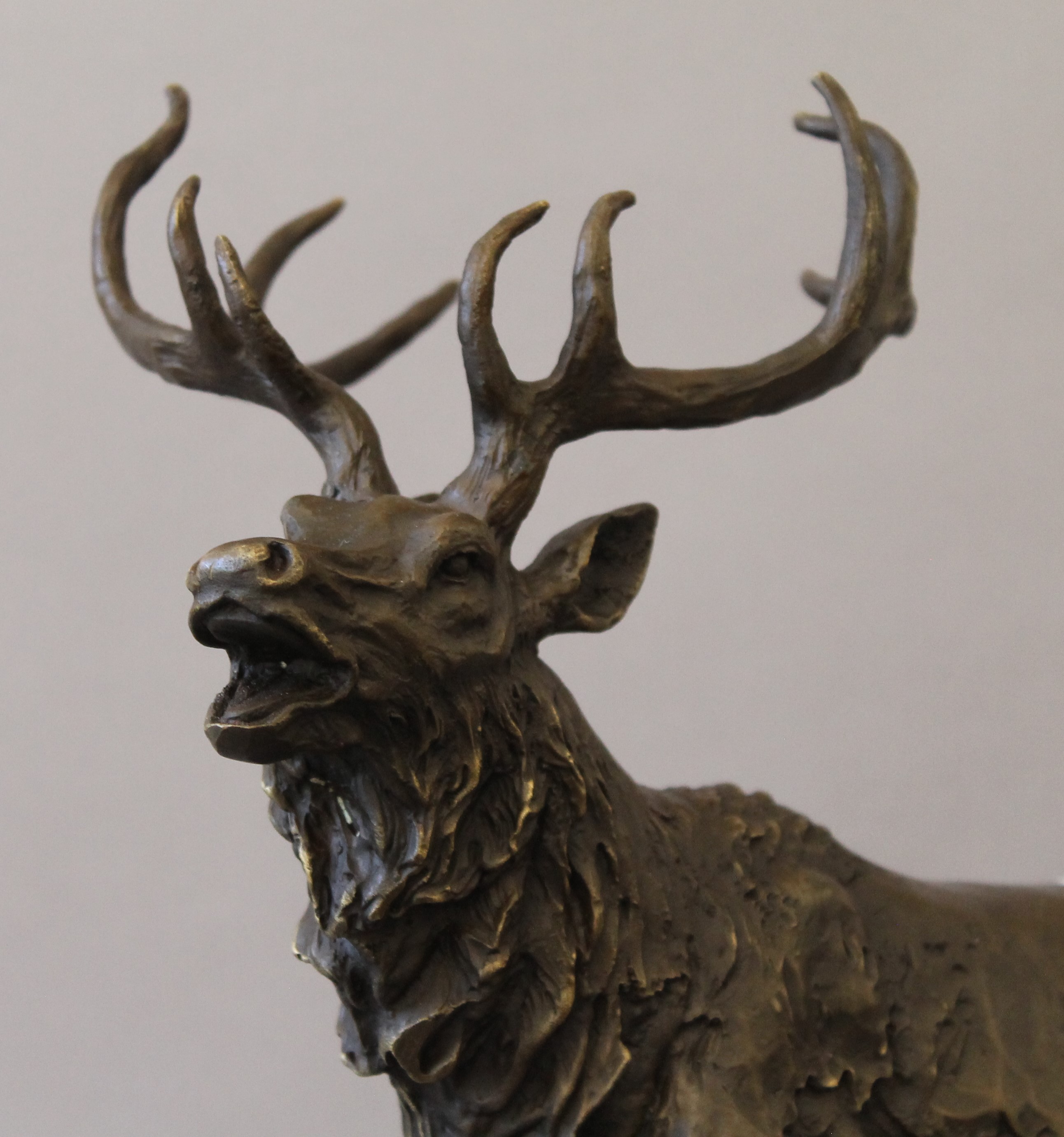 A bronze model of a stag. 40.5 cm high. - Bild 2 aus 3