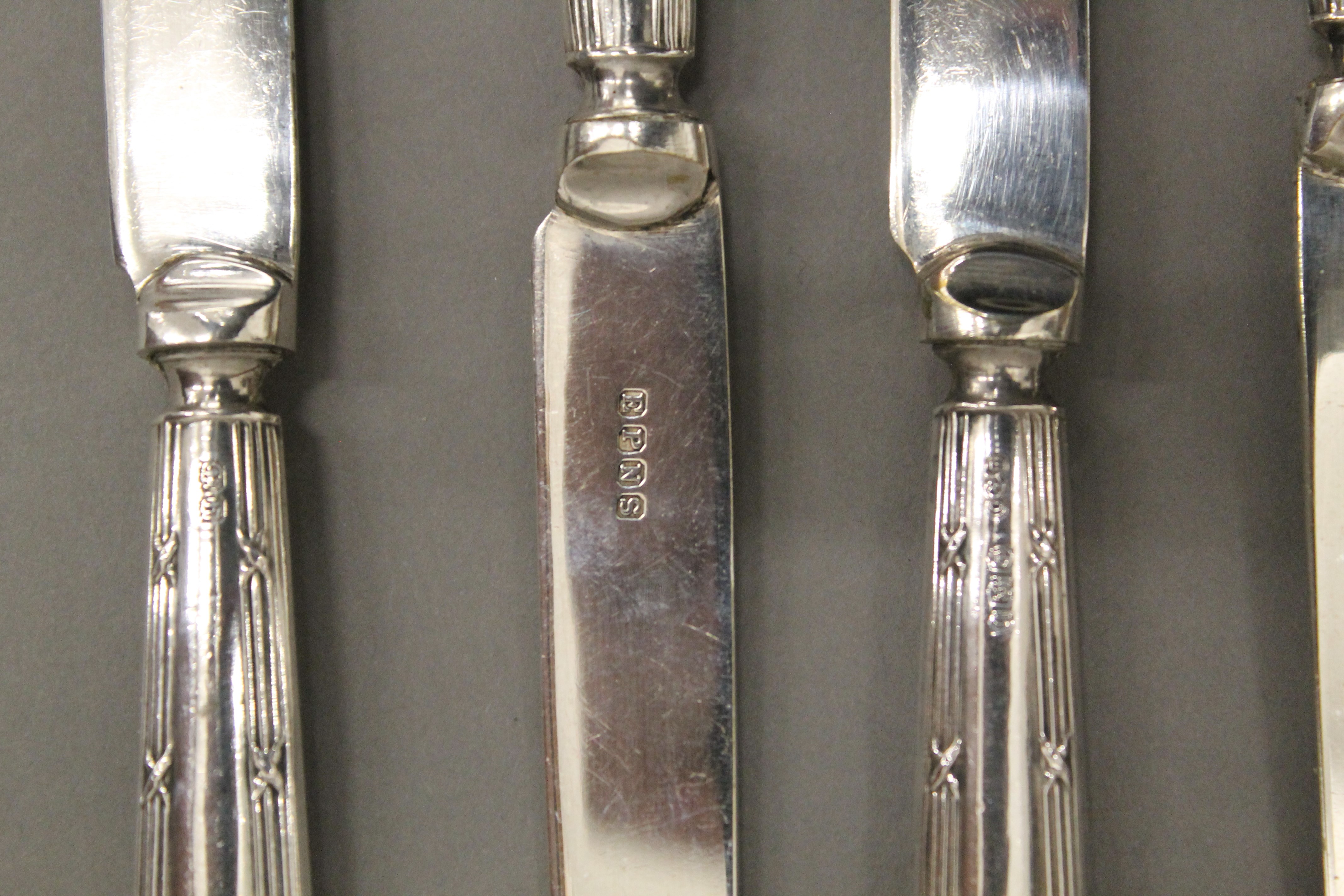 A set of twelve 925 silver handled dessert knives and forks. - Image 5 of 6