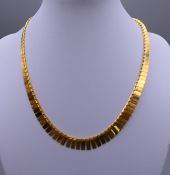 A 9 K gold necklace. 40 cm long. 7 grammes.