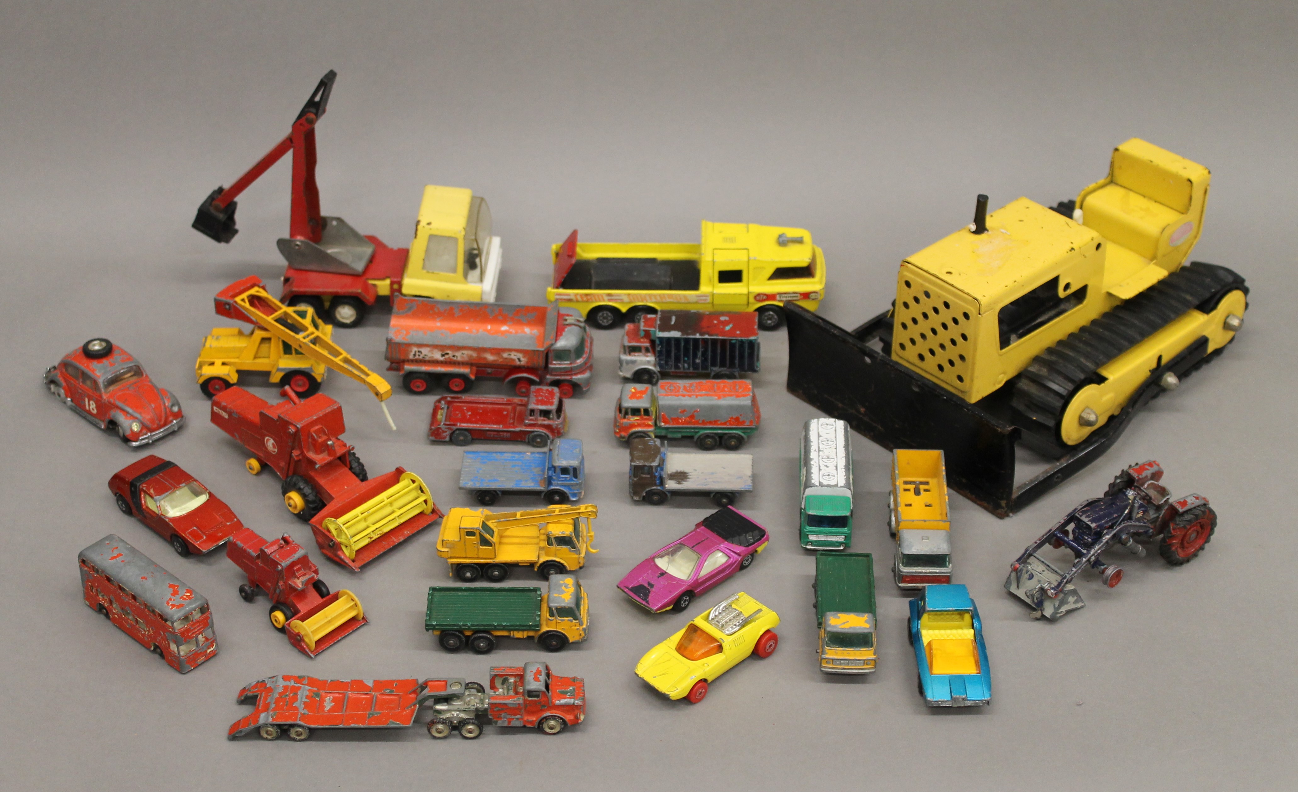 A quantity of various die cast toys, including Matchbox, etc.