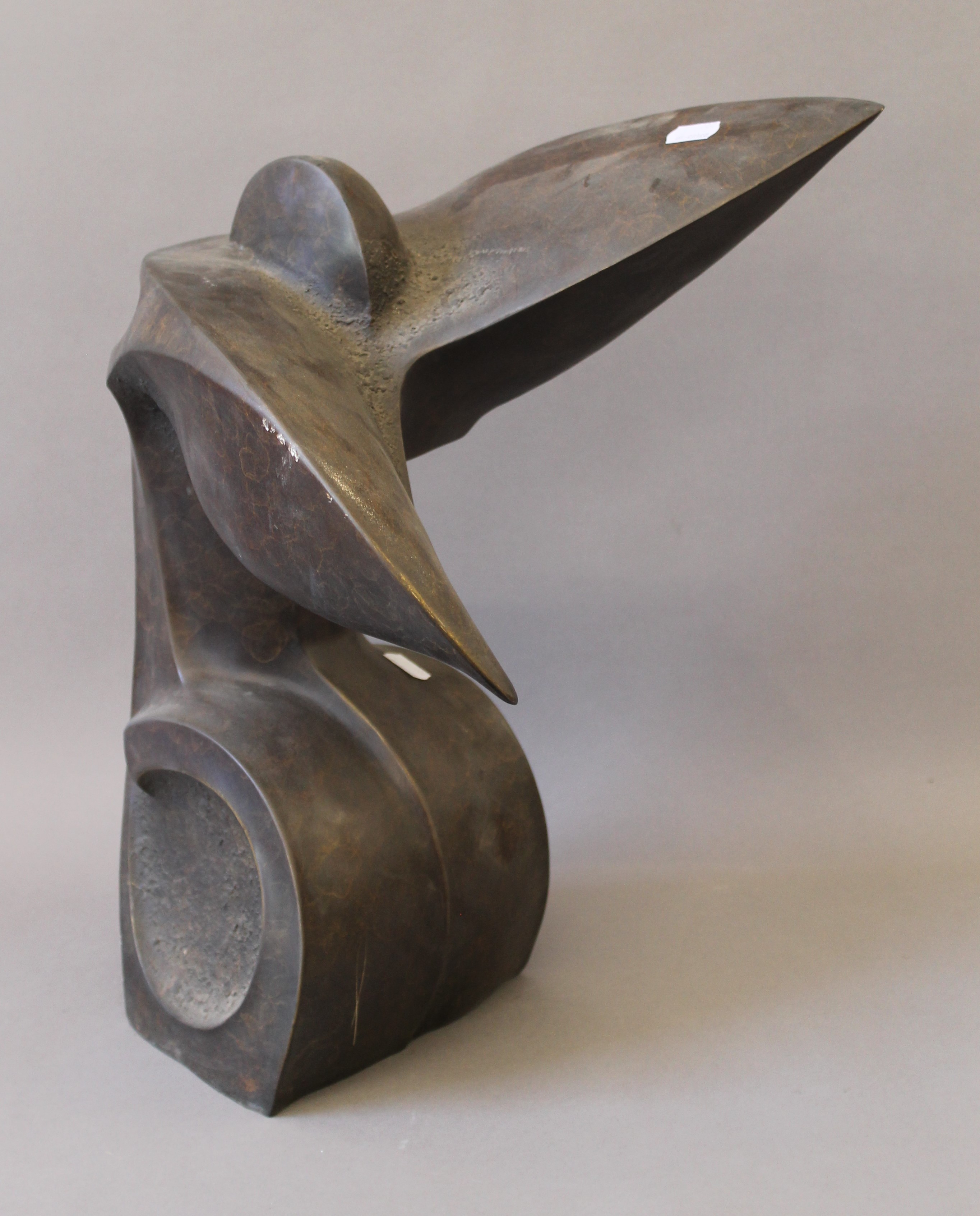A large abstract bronze sculpture. 46.5 cm high. - Image 2 of 4