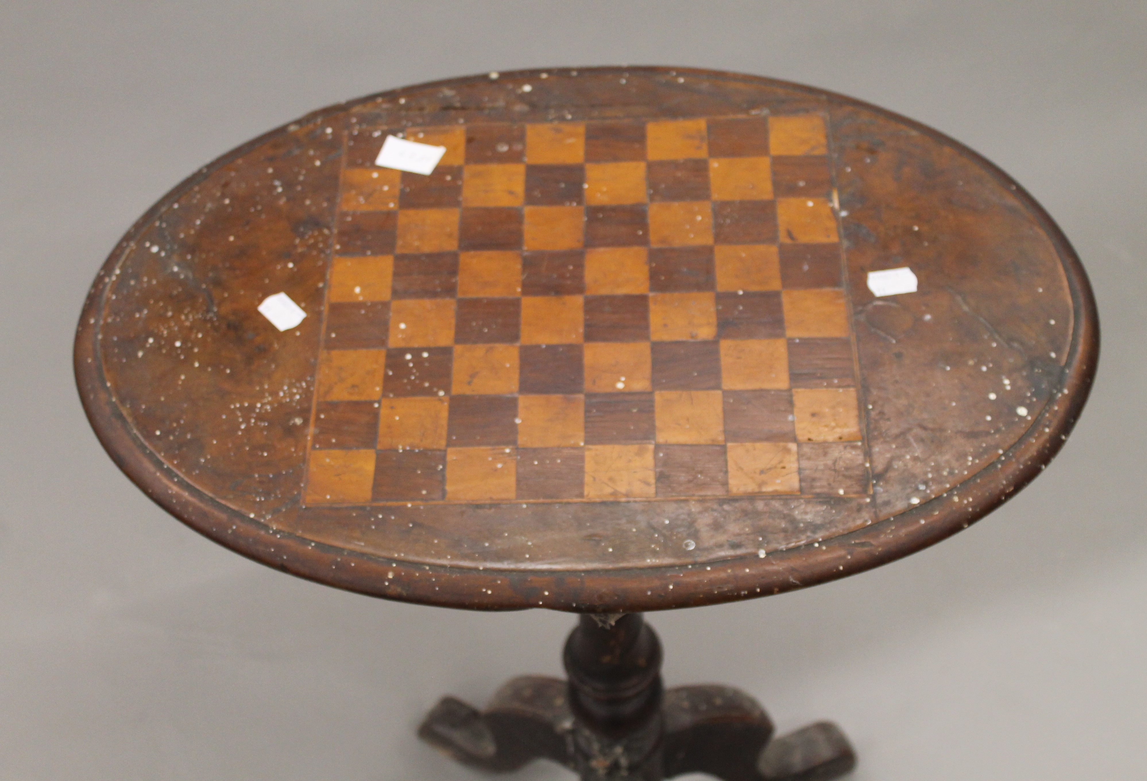 A Victorian inlaid chess table and a jardiniere stand. The latter 86.5 cm high. - Image 9 of 12