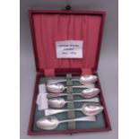 Six Old English pattern teaspoons by George Wintle of London (1801-1819). 72.4 grammes.