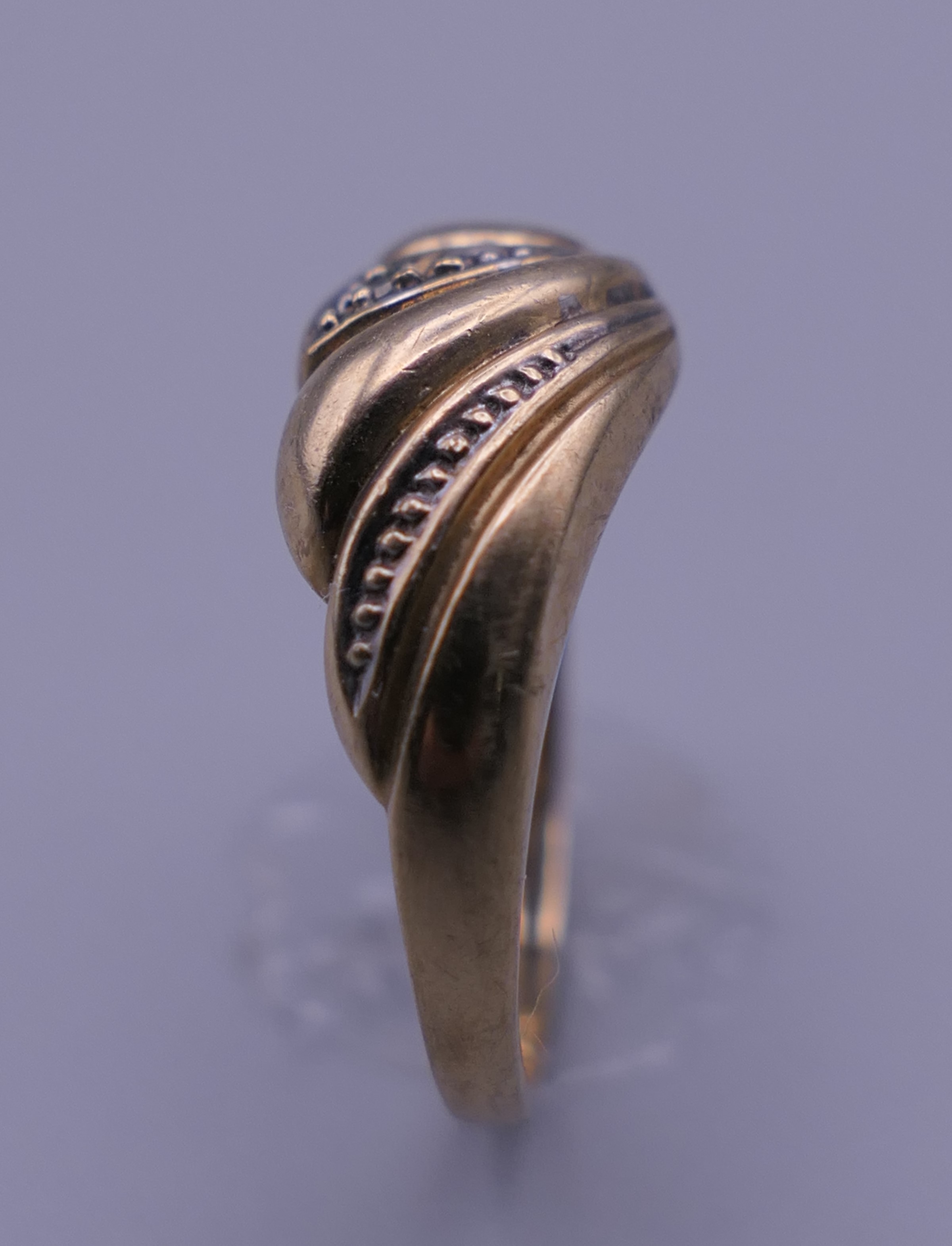 A 9 ct gold ring. Ring size L/M. 2.3 grammes total weight. - Image 4 of 8