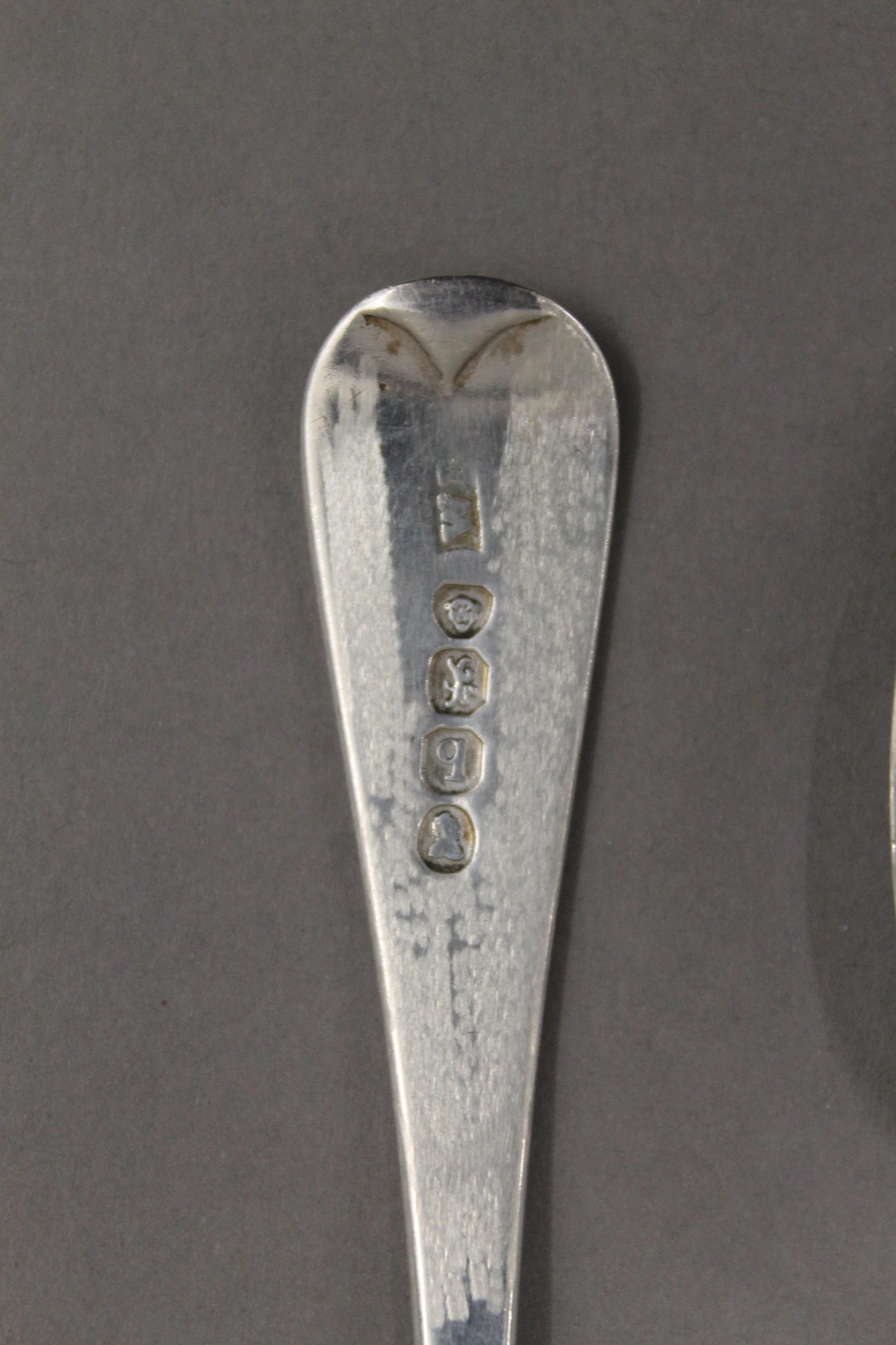 Six early 19th century Old English pattern teaspoons by William Bateman of London. 95.7 grammes. - Image 5 of 6