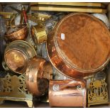 A quantity of miscellaneous metalware.