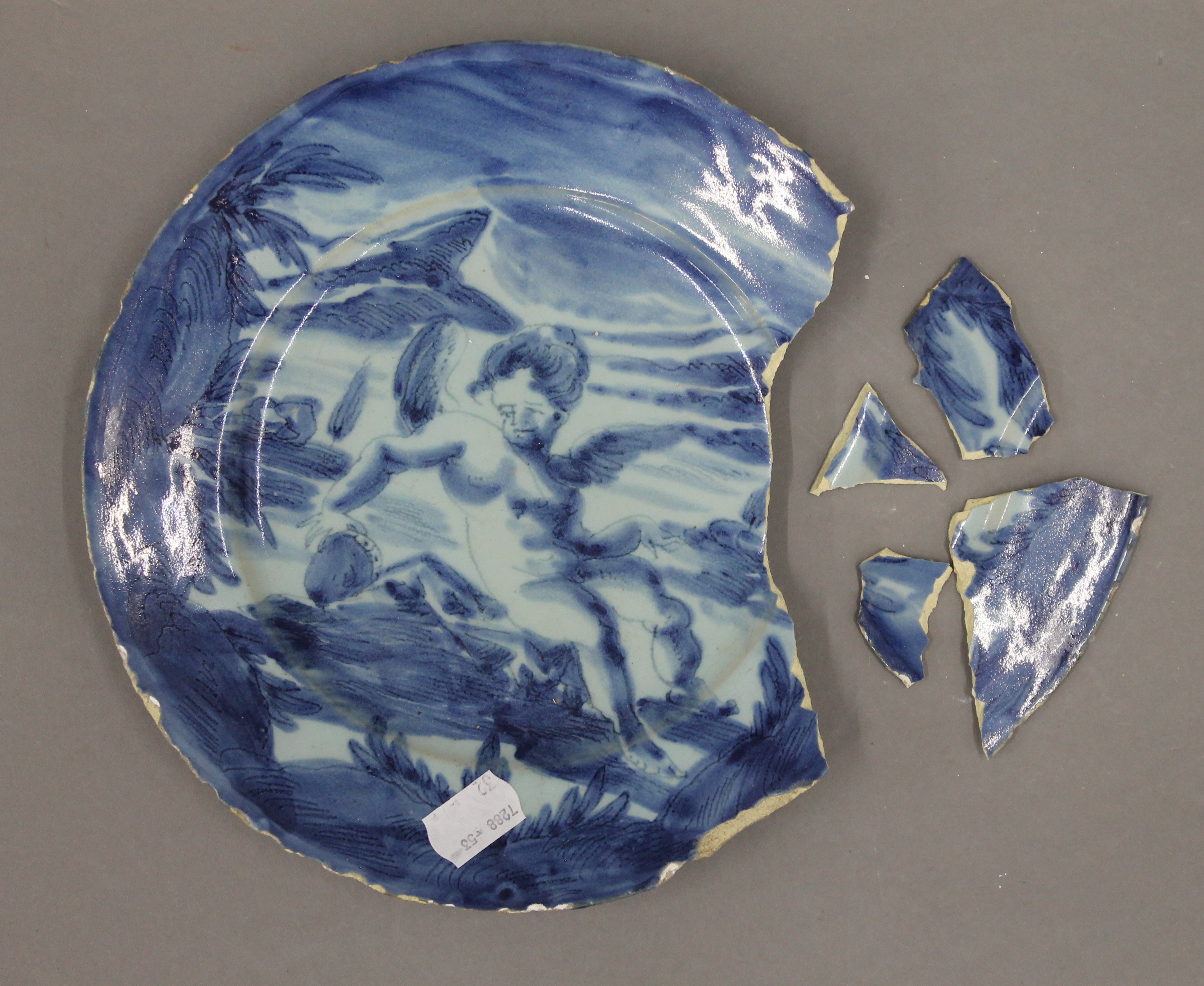 A 17th/18th century Savona Maiolica blue and white dish. 22.5 cm diameter. - Image 2 of 3