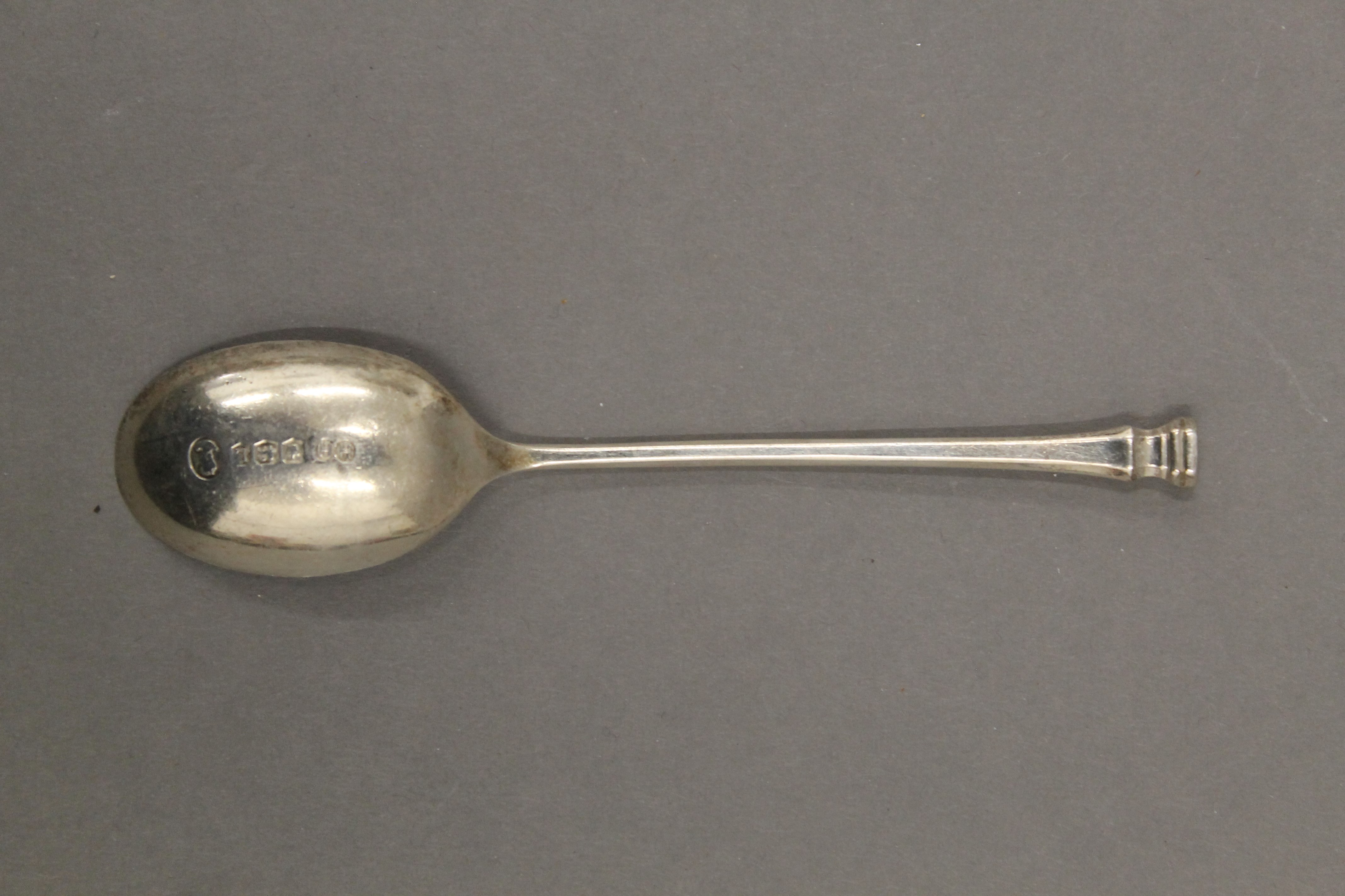 A cased set of eight silver teaspoons - Image 3 of 5