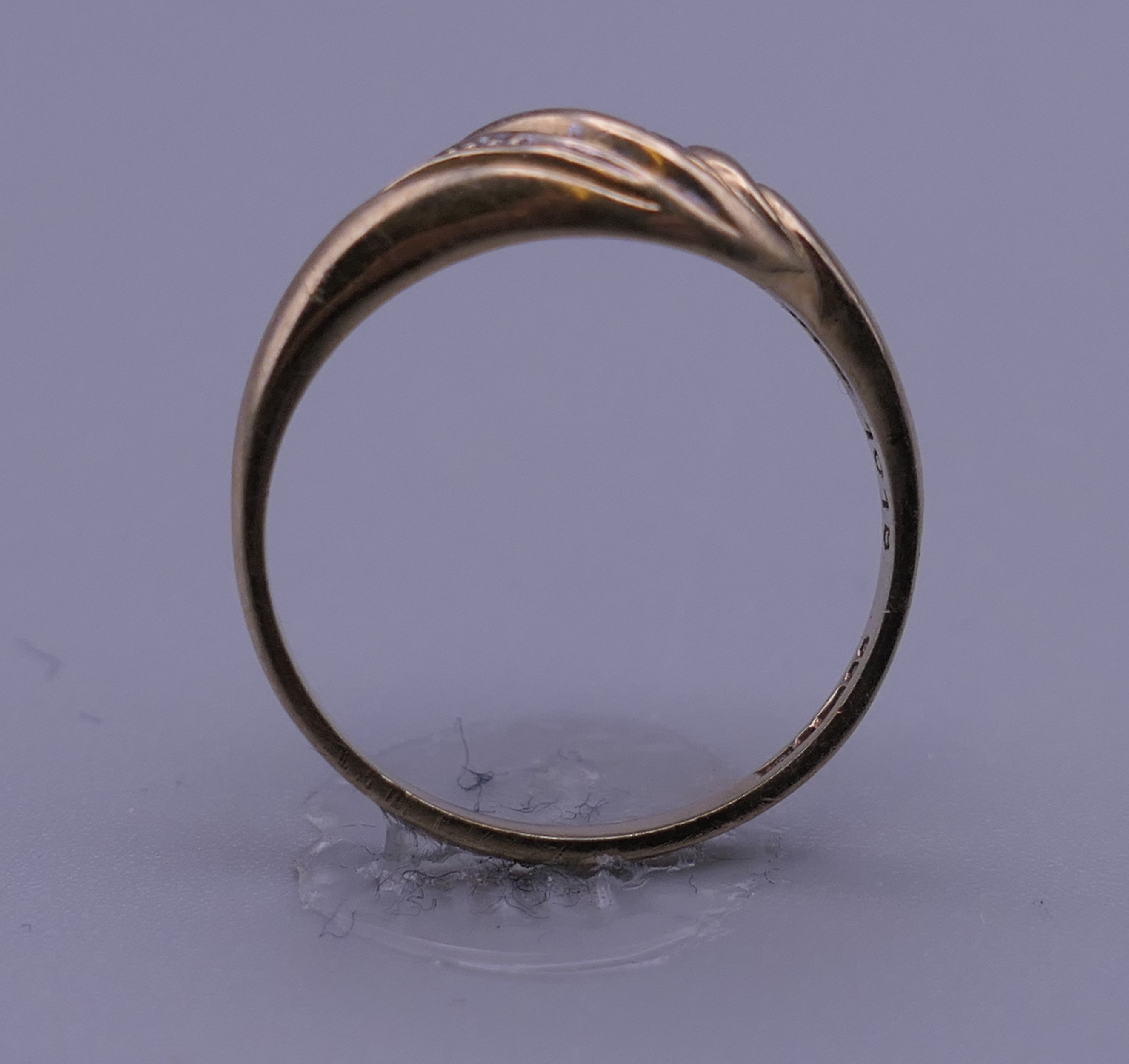 A 9 ct gold ring. Ring size L/M. 2.3 grammes total weight. - Image 3 of 8