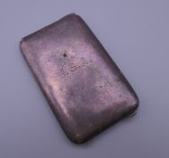 A small silver compact. 5 cm wide. 80.7 grammes total weight.