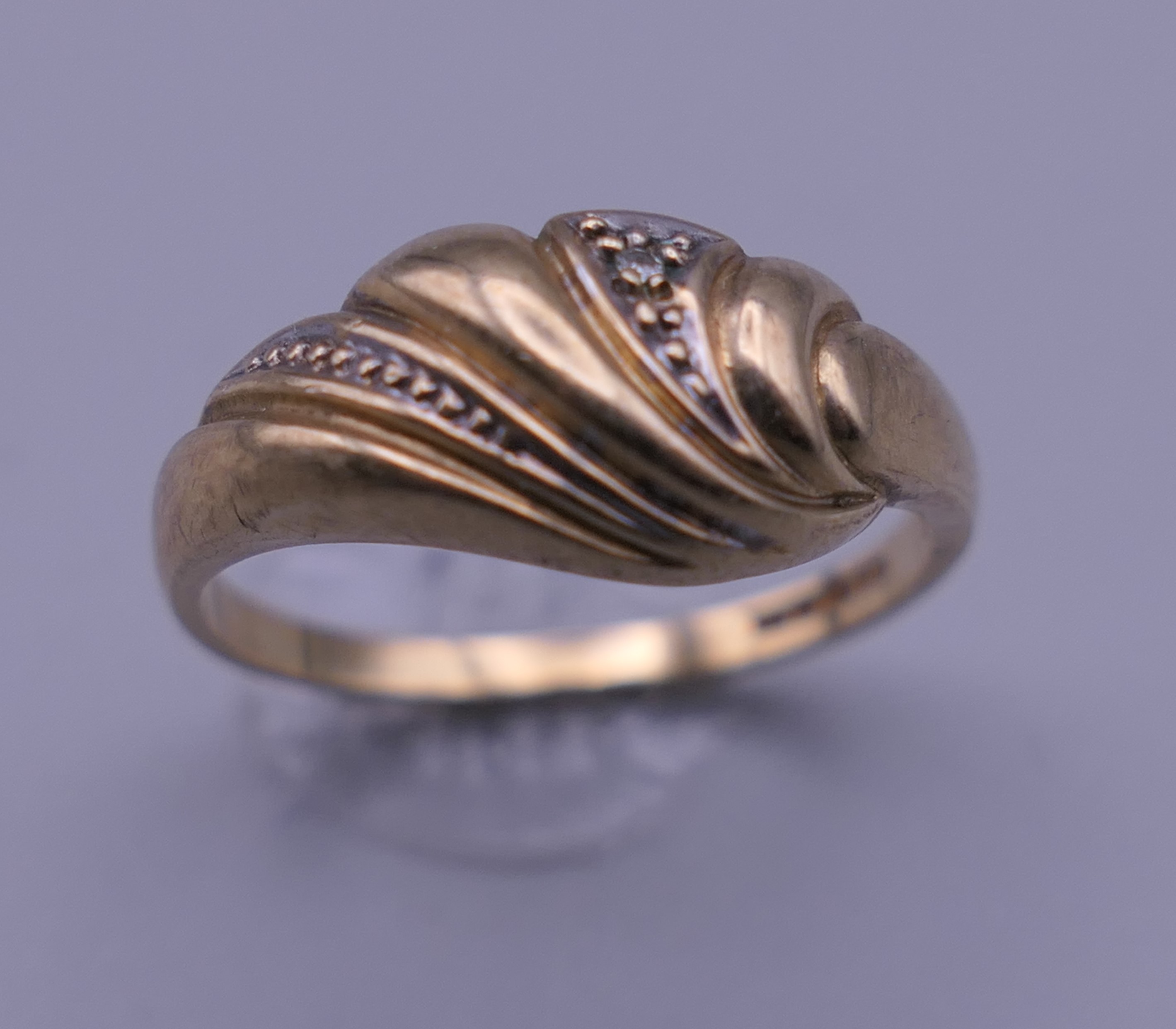 A 9 ct gold ring. Ring size L/M. 2.3 grammes total weight. - Image 2 of 8