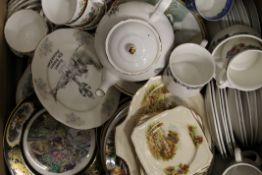 A large quantity of miscellaneous ceramics.