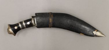 A vintage kukri. 37.5 cm long.