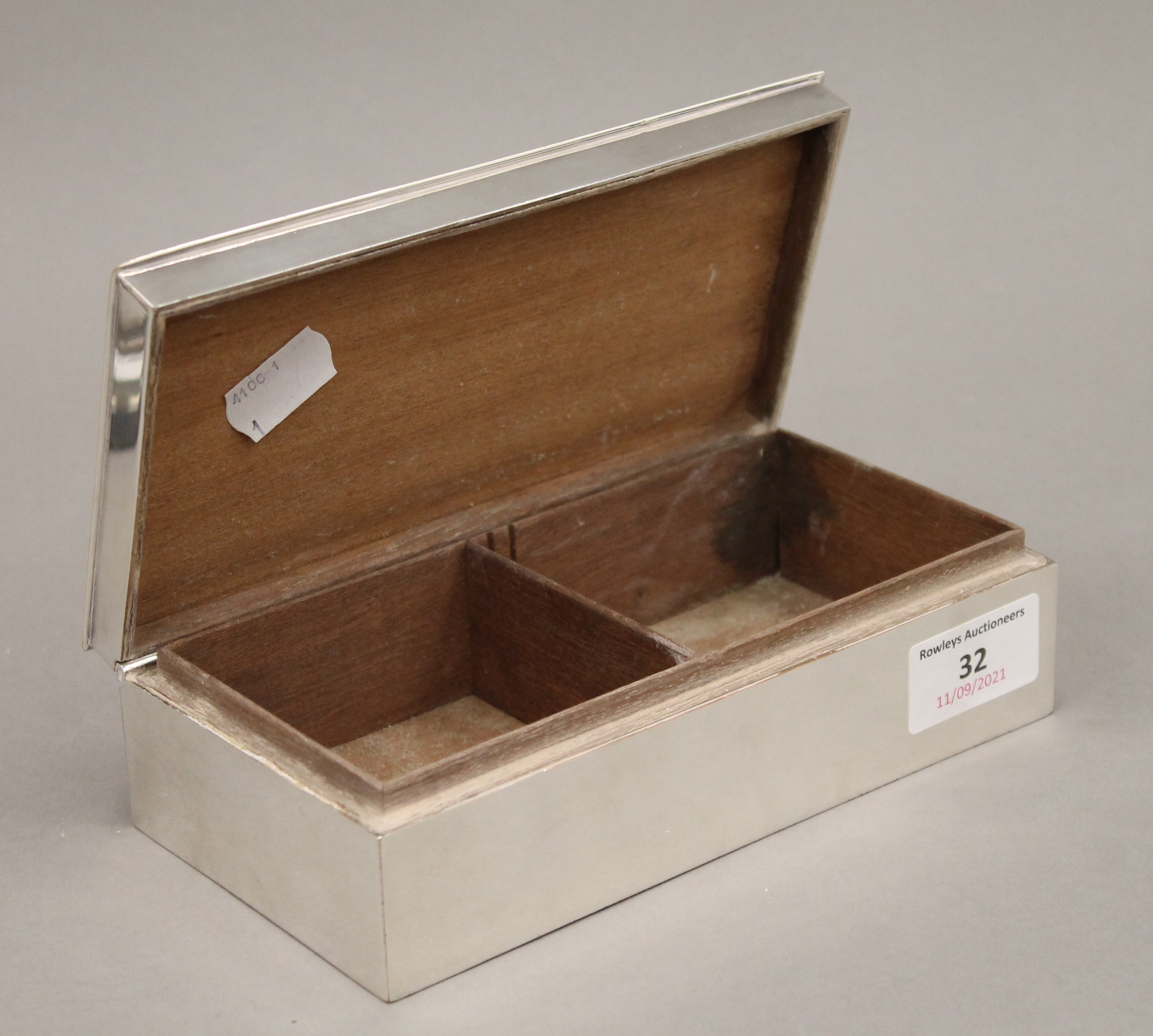 A silver plated cigarette box. 18 cm wide. - Image 3 of 4