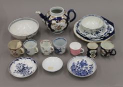 A quantity of various early English porcelain, including Worcester, Lowestoft, etc.