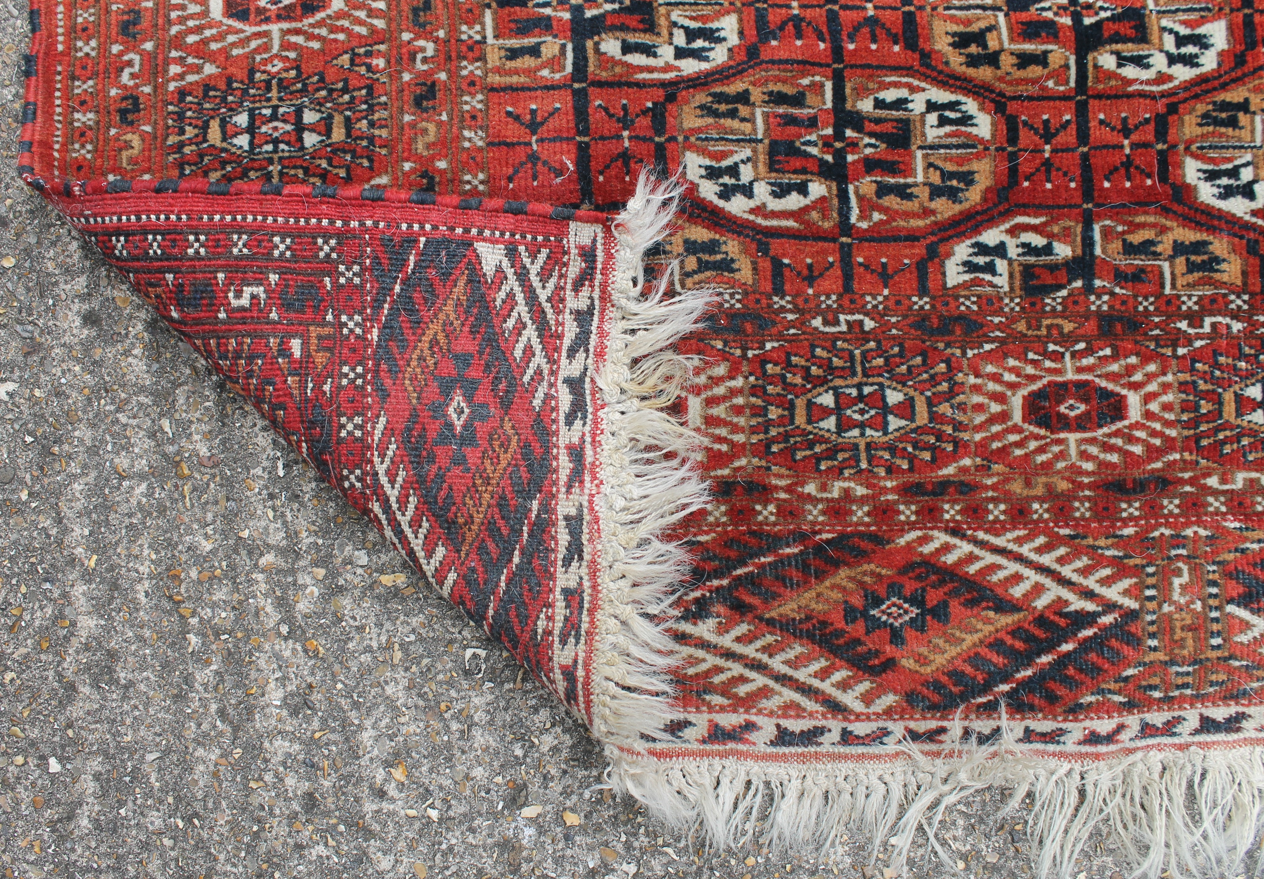 Three Persian wool rugs. The largest 131 x 205 cm. - Image 3 of 7
