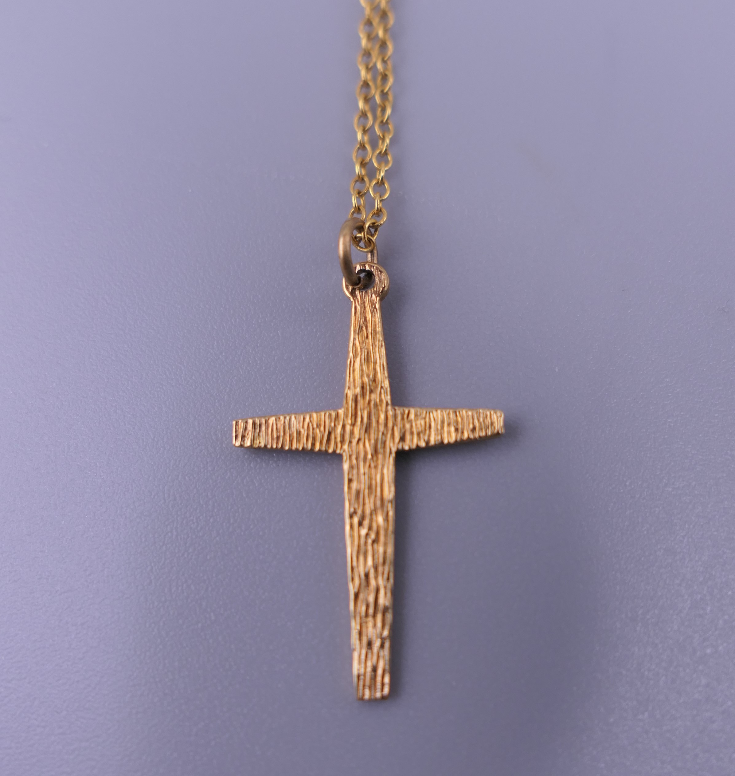 A gold cross on chain, - Image 3 of 10