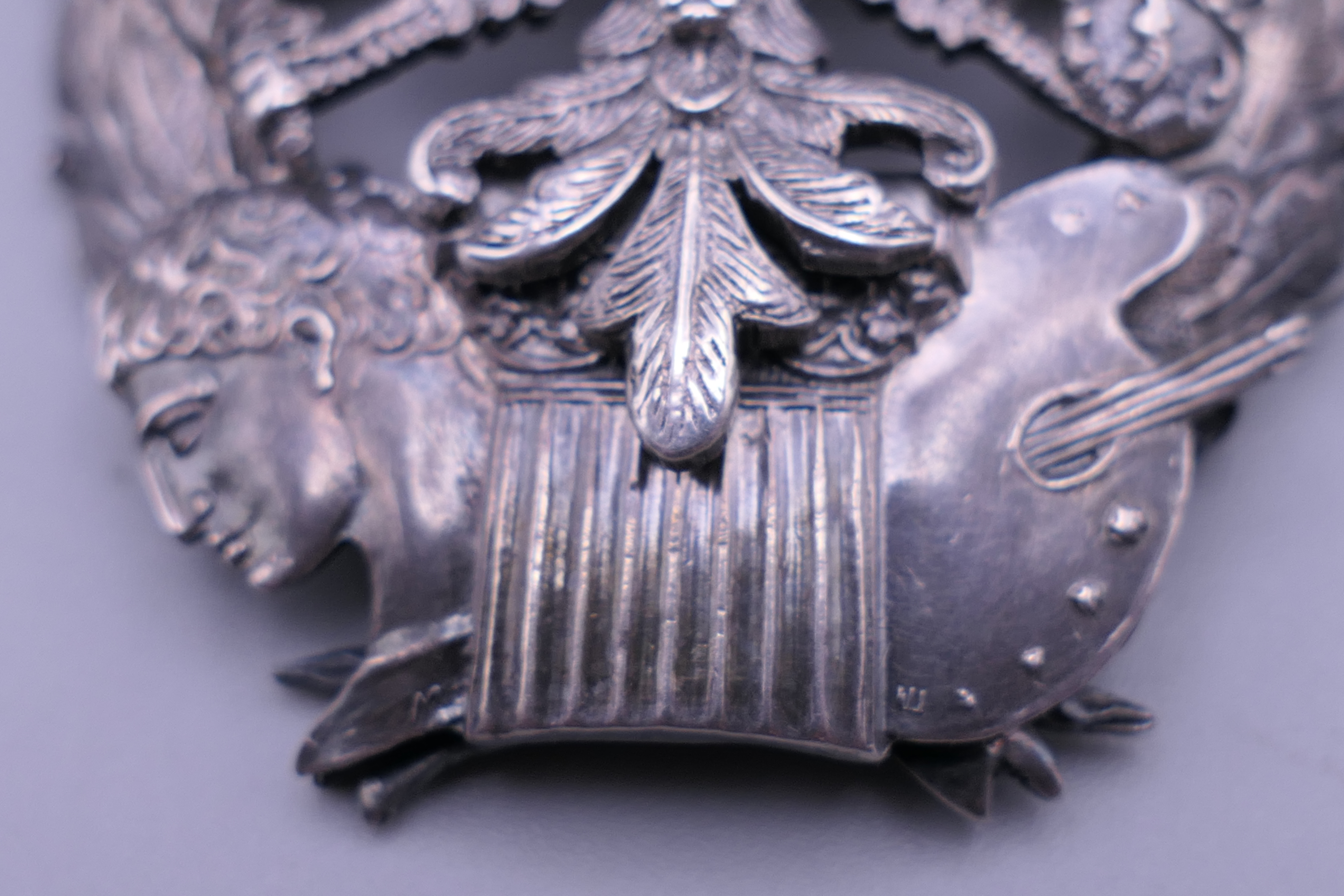 A Russian silver badge, possibly military. 6 cm x 4.5 cm. 27.2 grammes. - Image 4 of 5